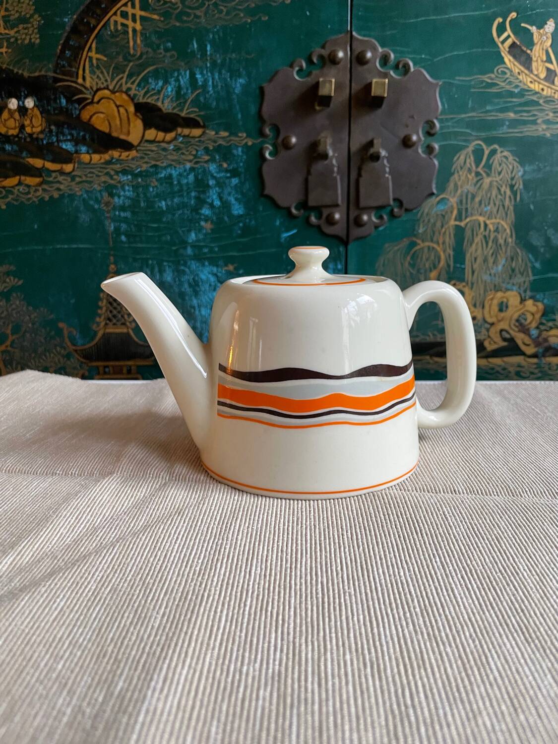 Vintage Solitary Teapot