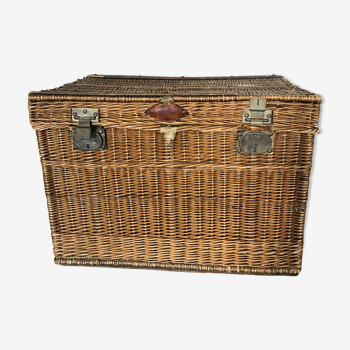 Former travel Wicker trunk