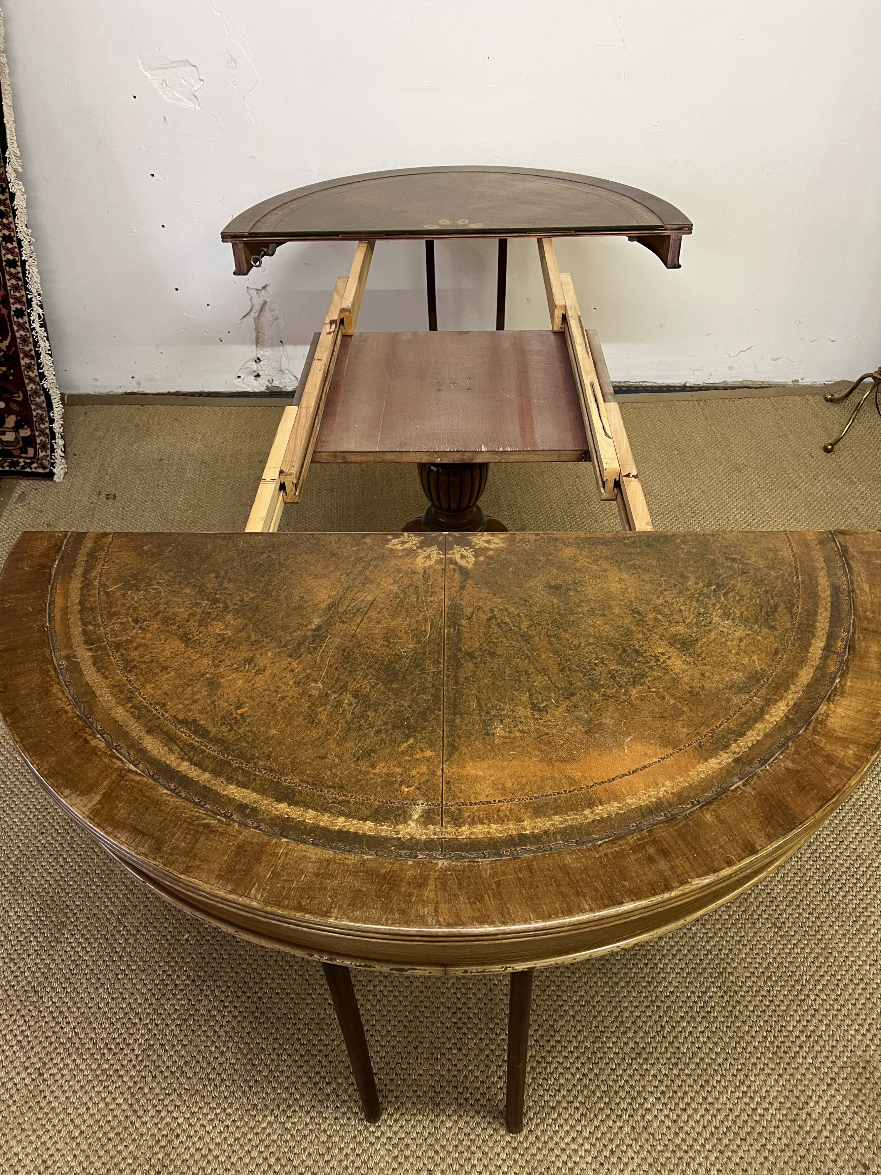 Empire style round table "Lion's Paws"