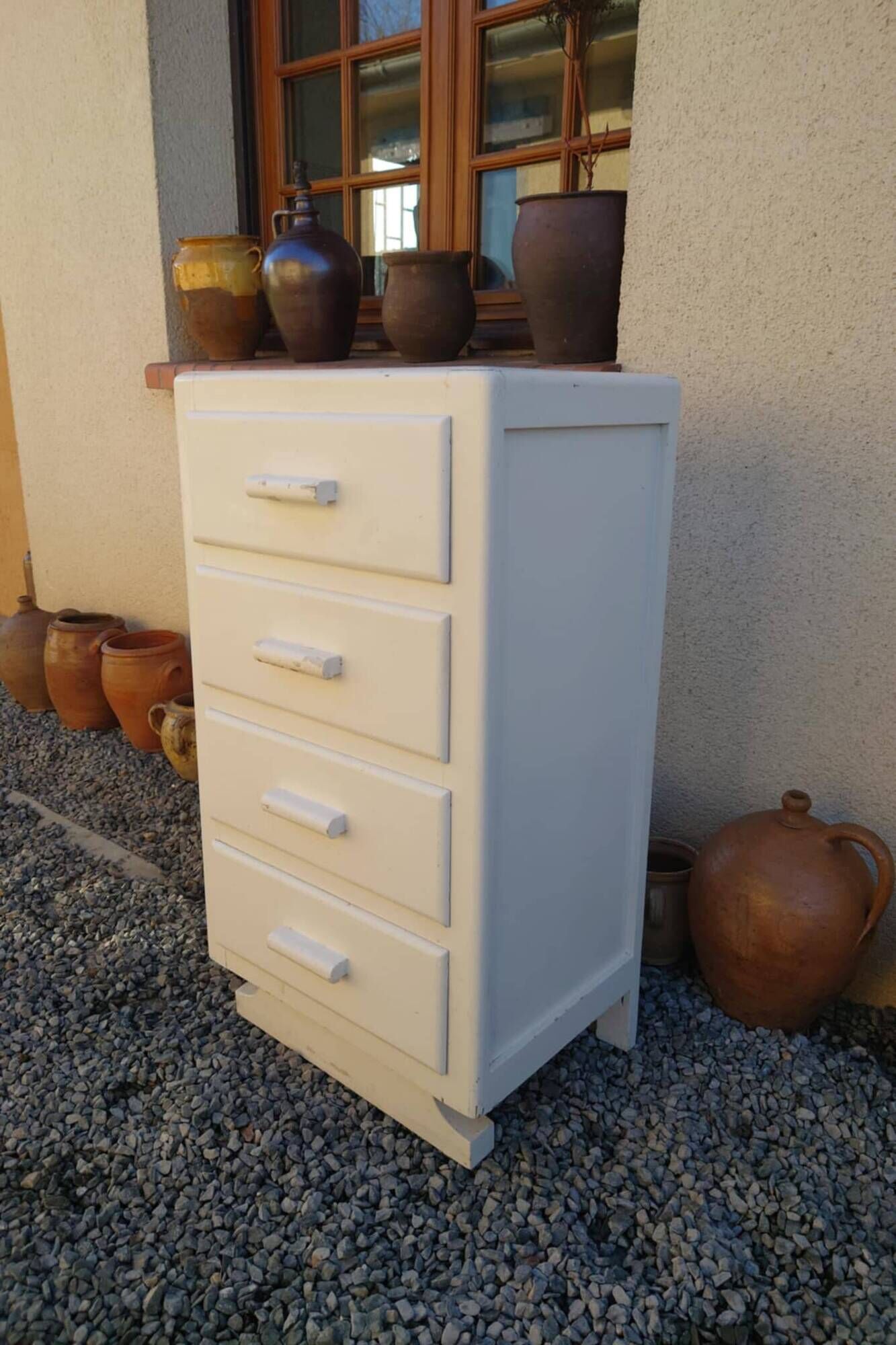 Art Deco chest of drawers in white painted wood with 4 drawers
