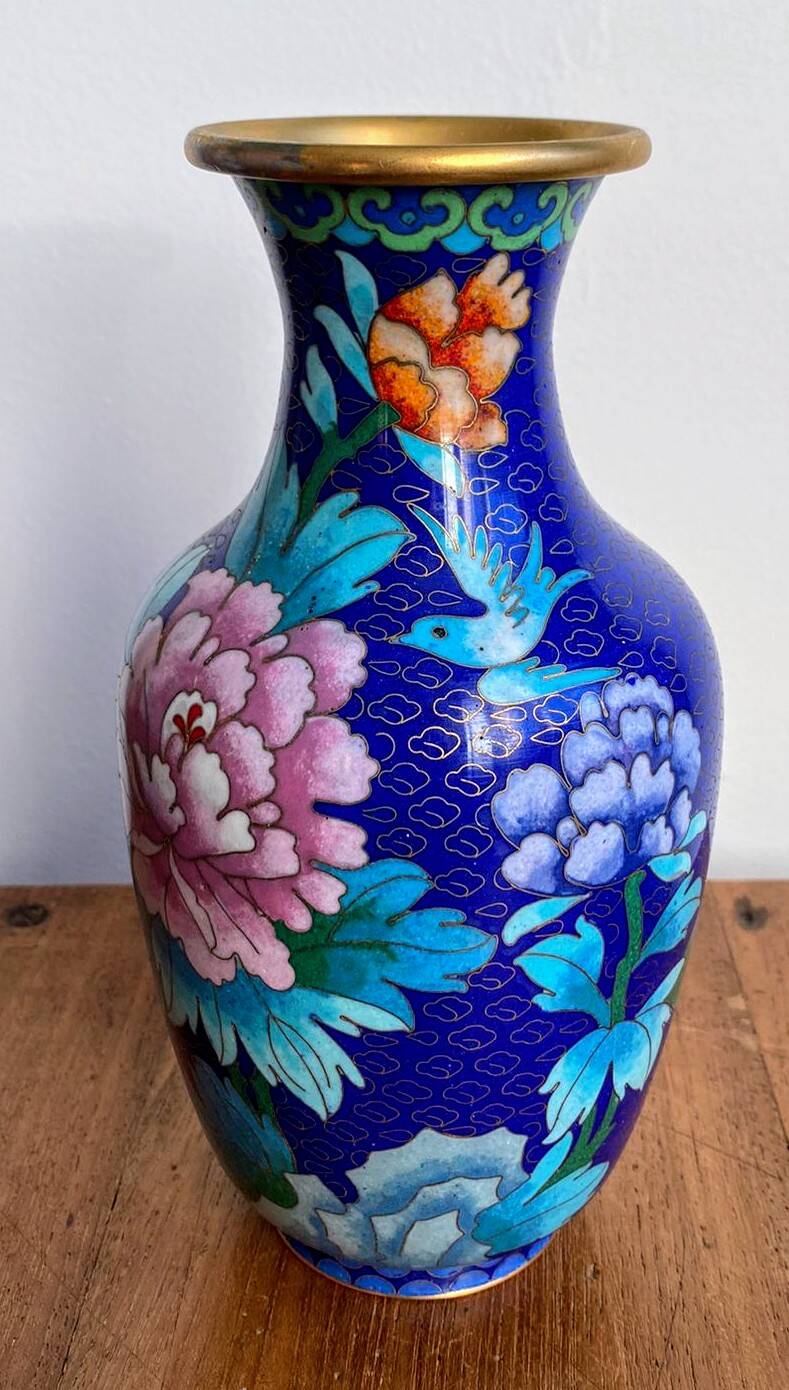 Chinese cloisonné vase