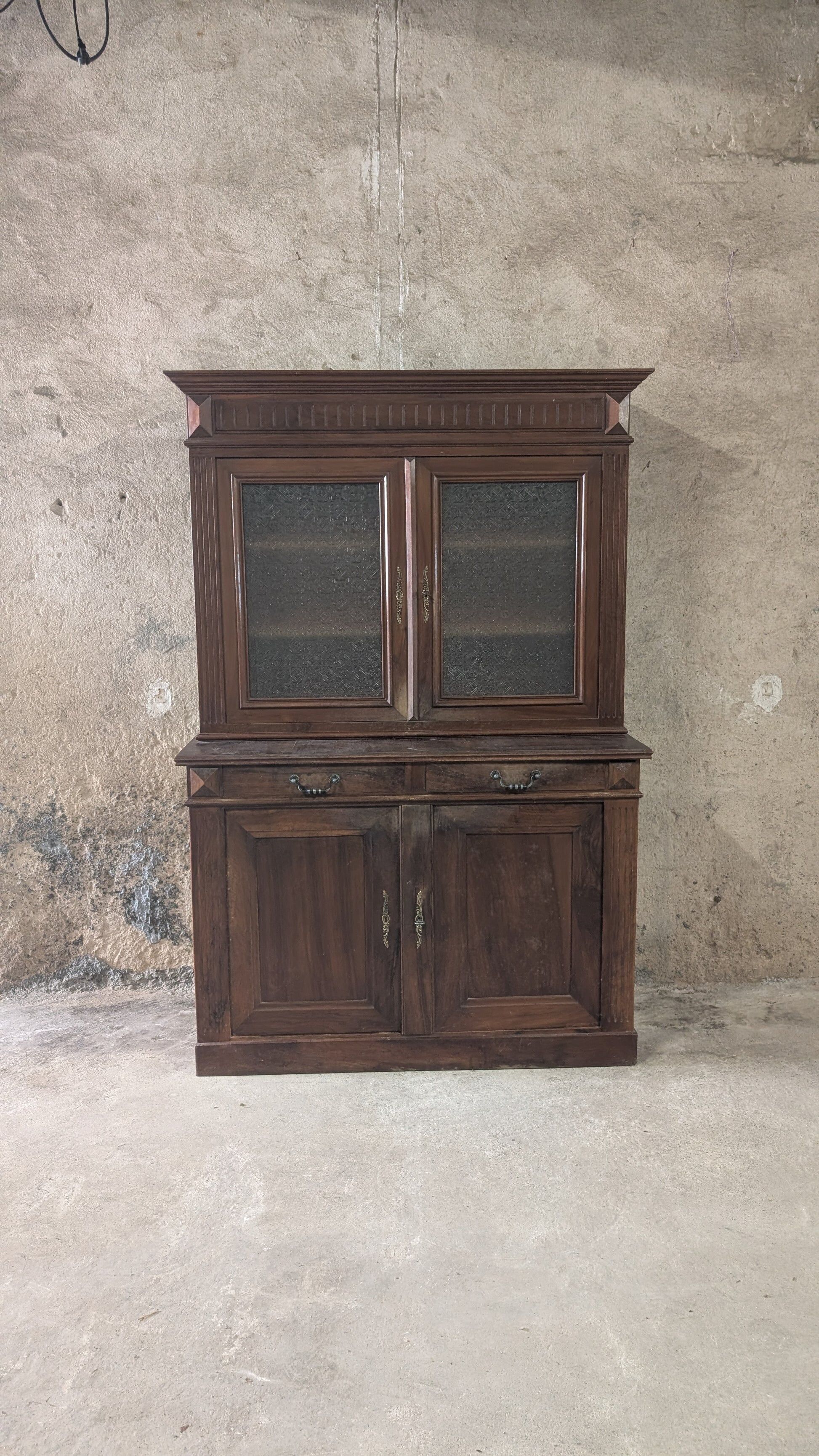 Solid wood display cabinet