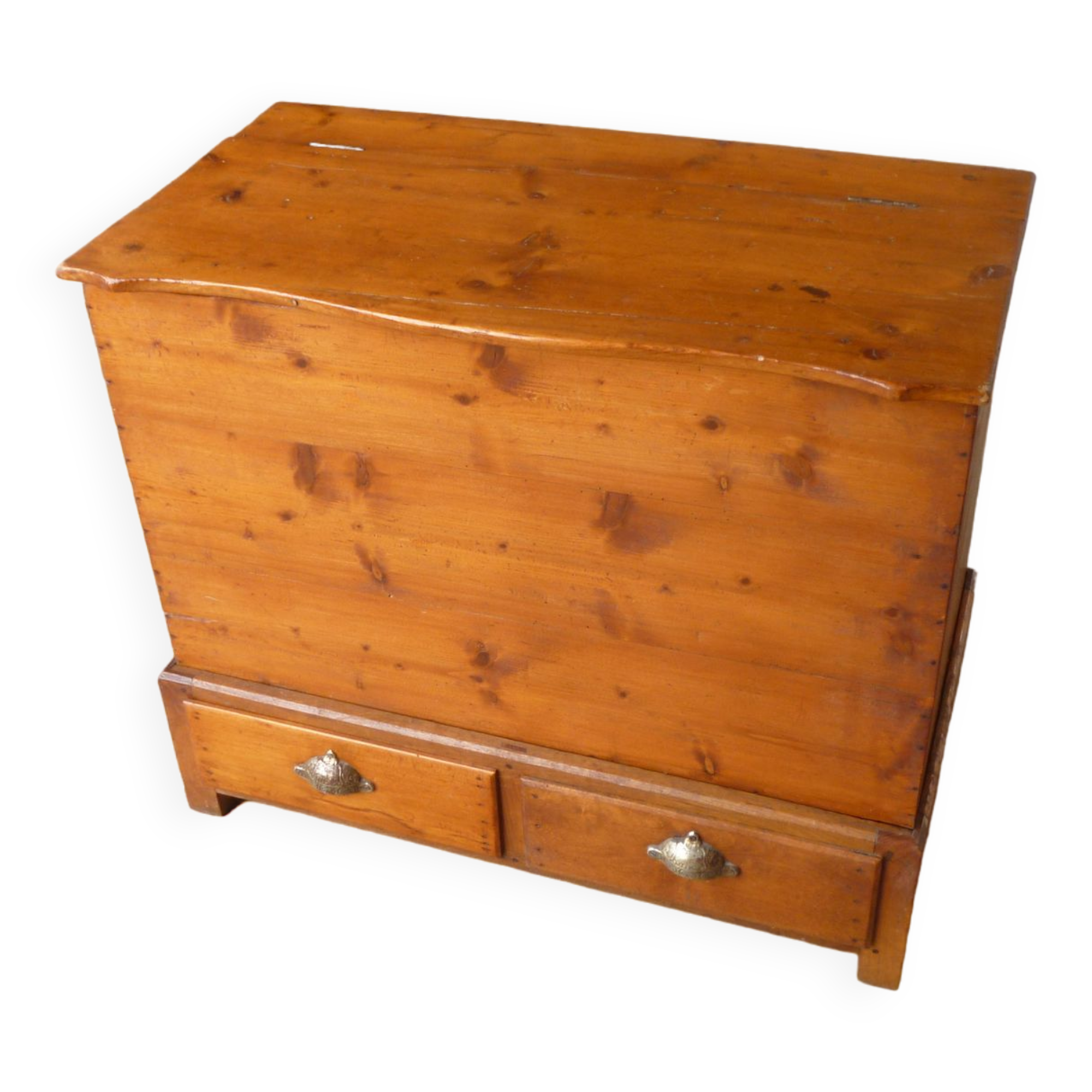Wood chest