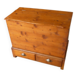 Wood chest