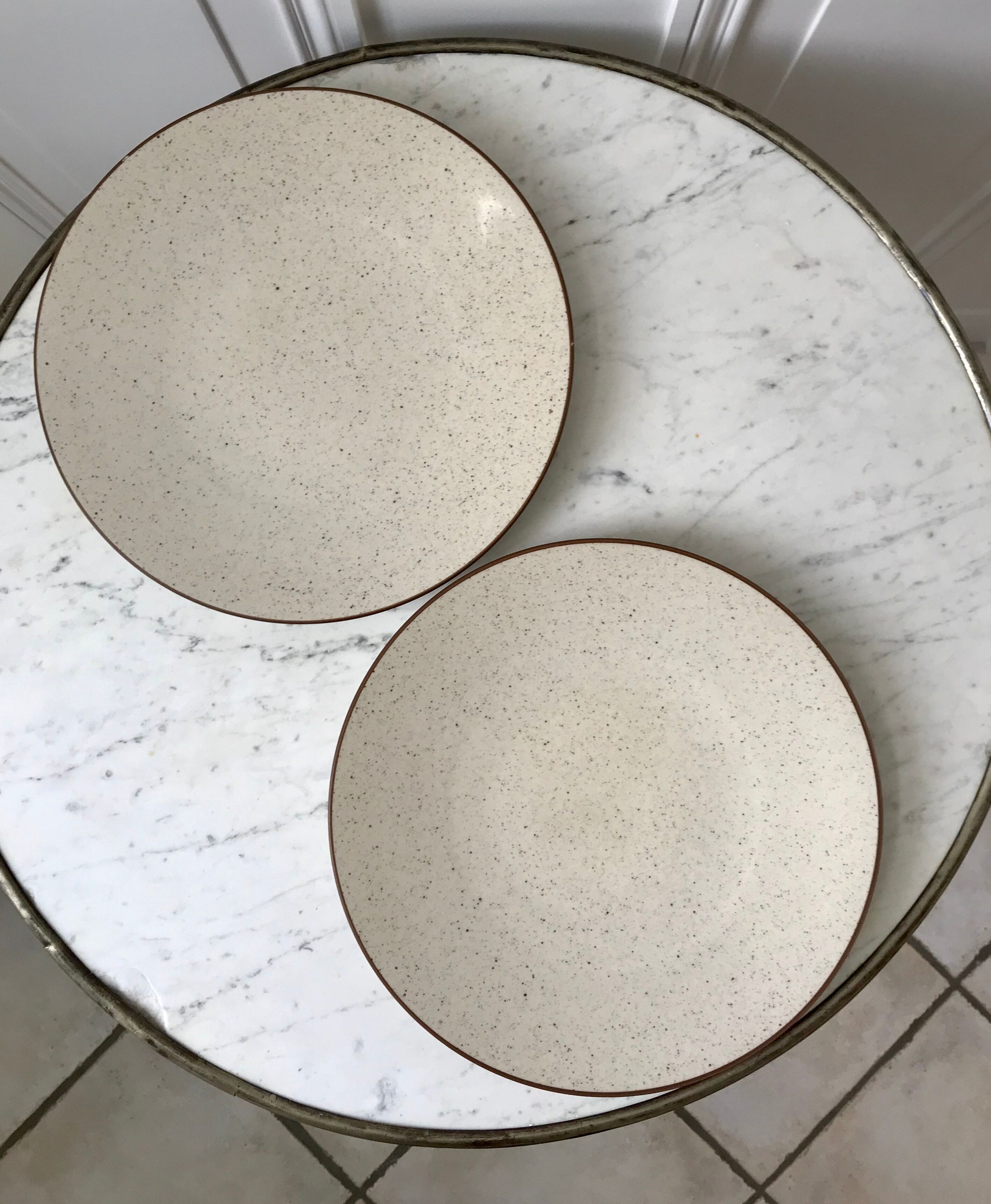 Vintage speckled sandstone plate duos