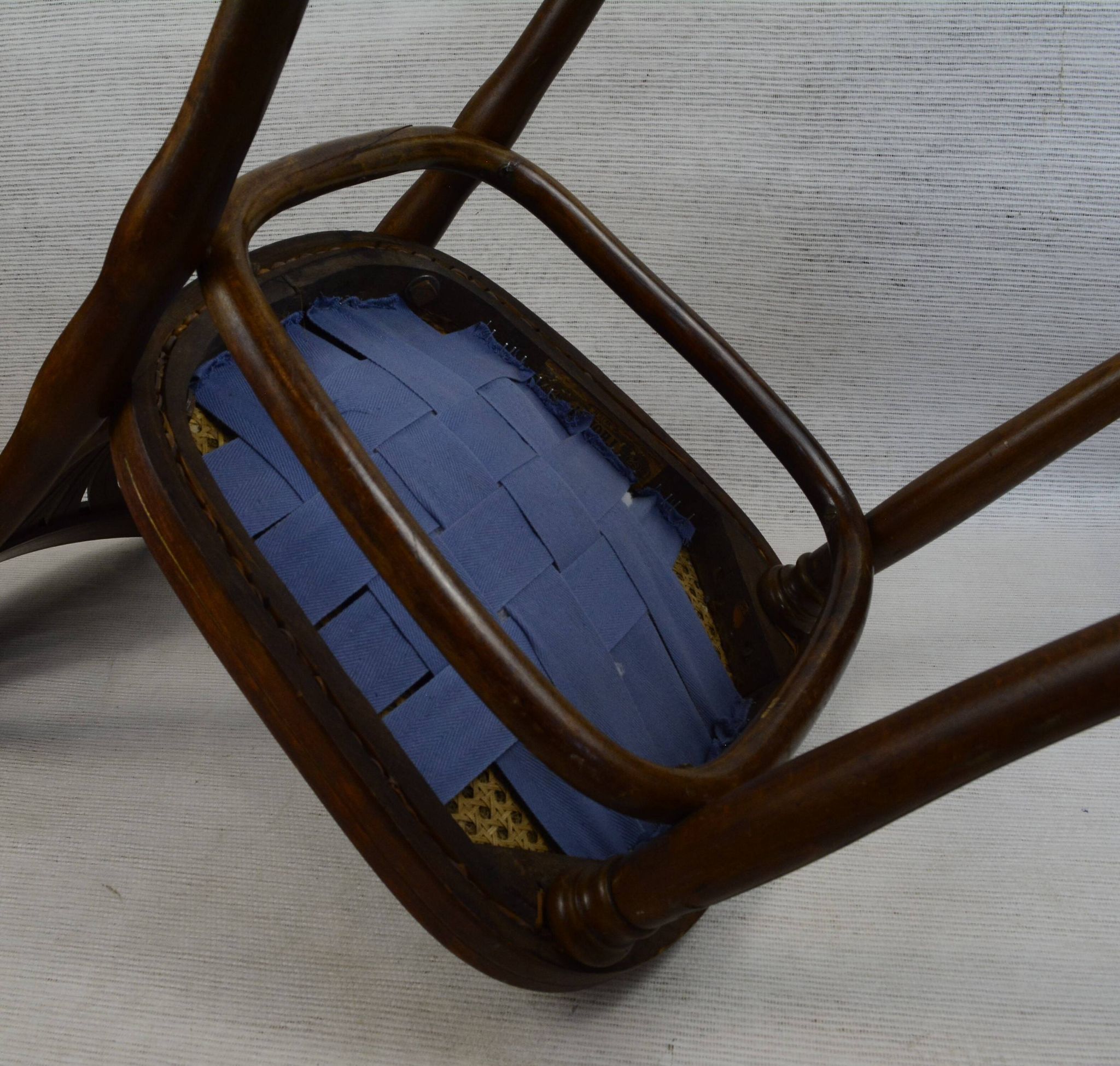 Pair of Thonet chairs with palmette Art Deco. Model 221.