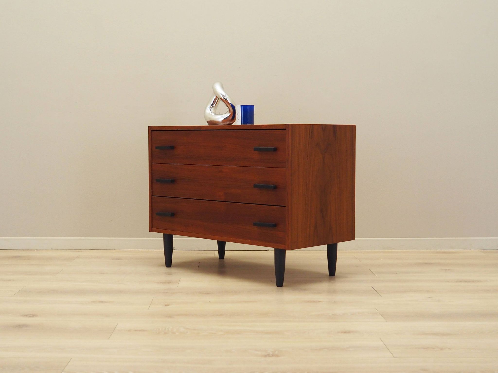Commode en teck, design danois, années 1980, production : Danemark