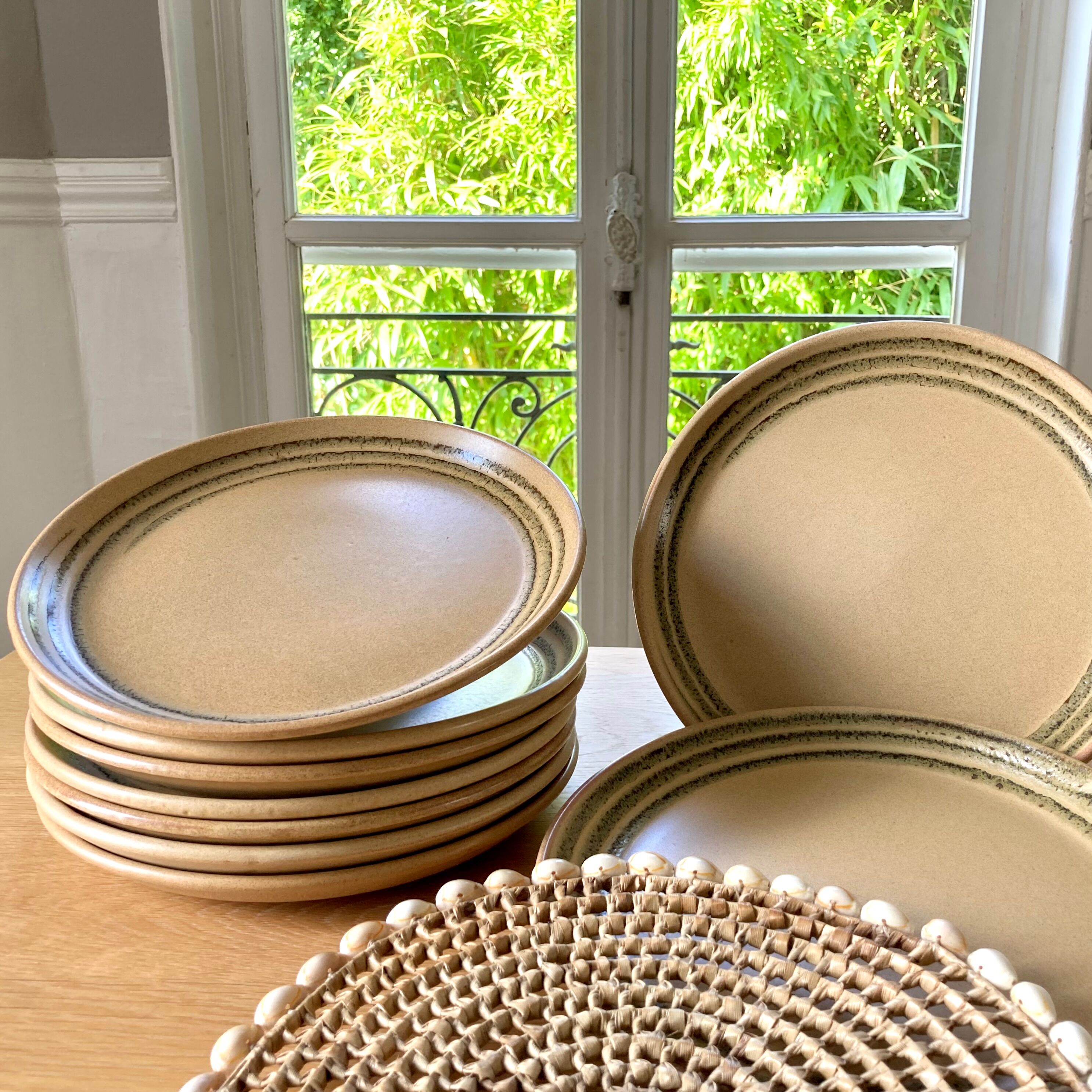 10 flat stoneware plates