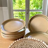10 flat stoneware plates