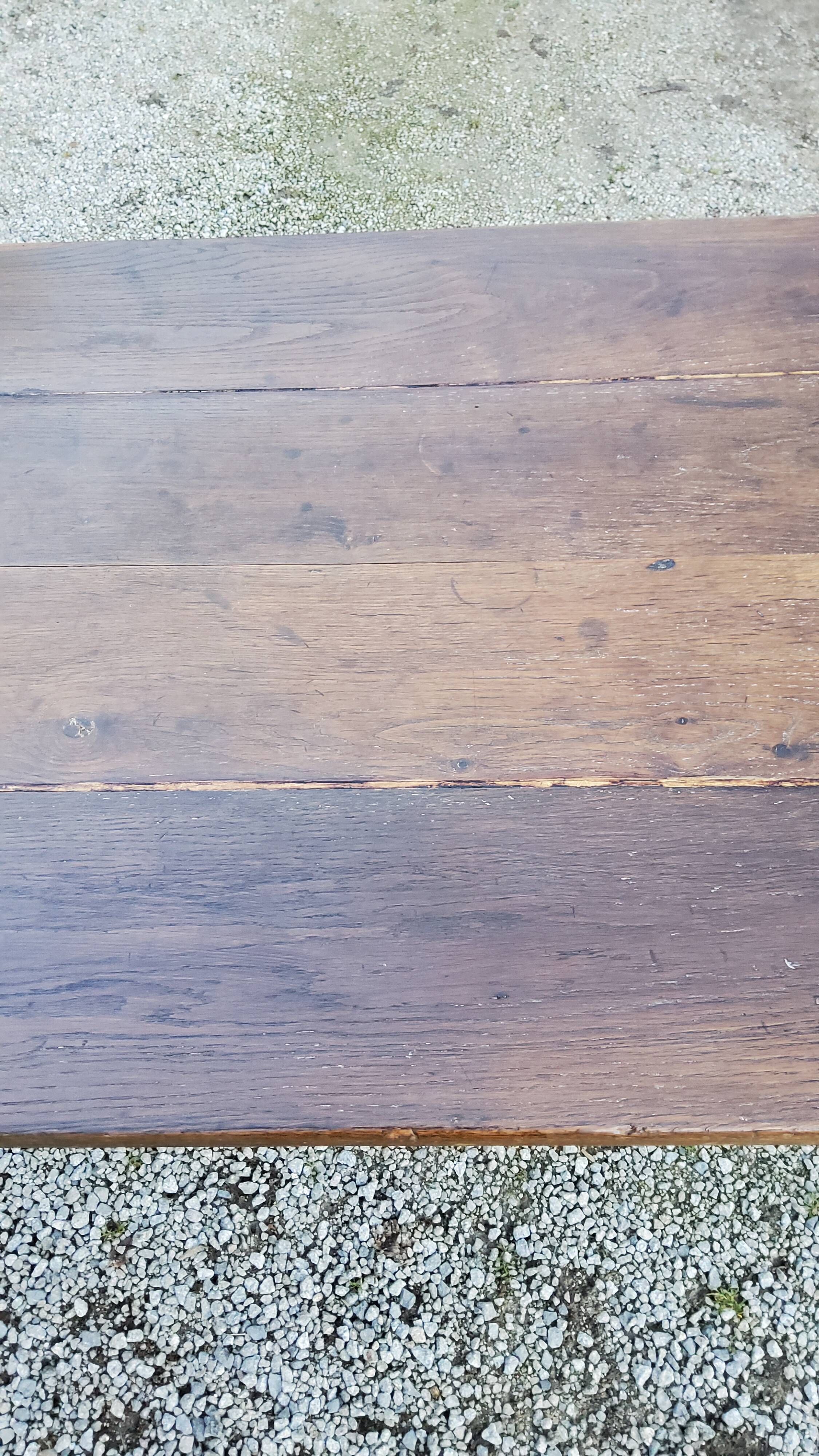 Farmhouse table in oak spindle legs nineteenth century