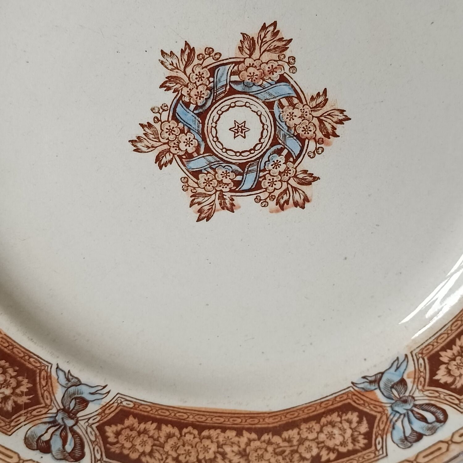 2 plates earth of iron Saint-Amand