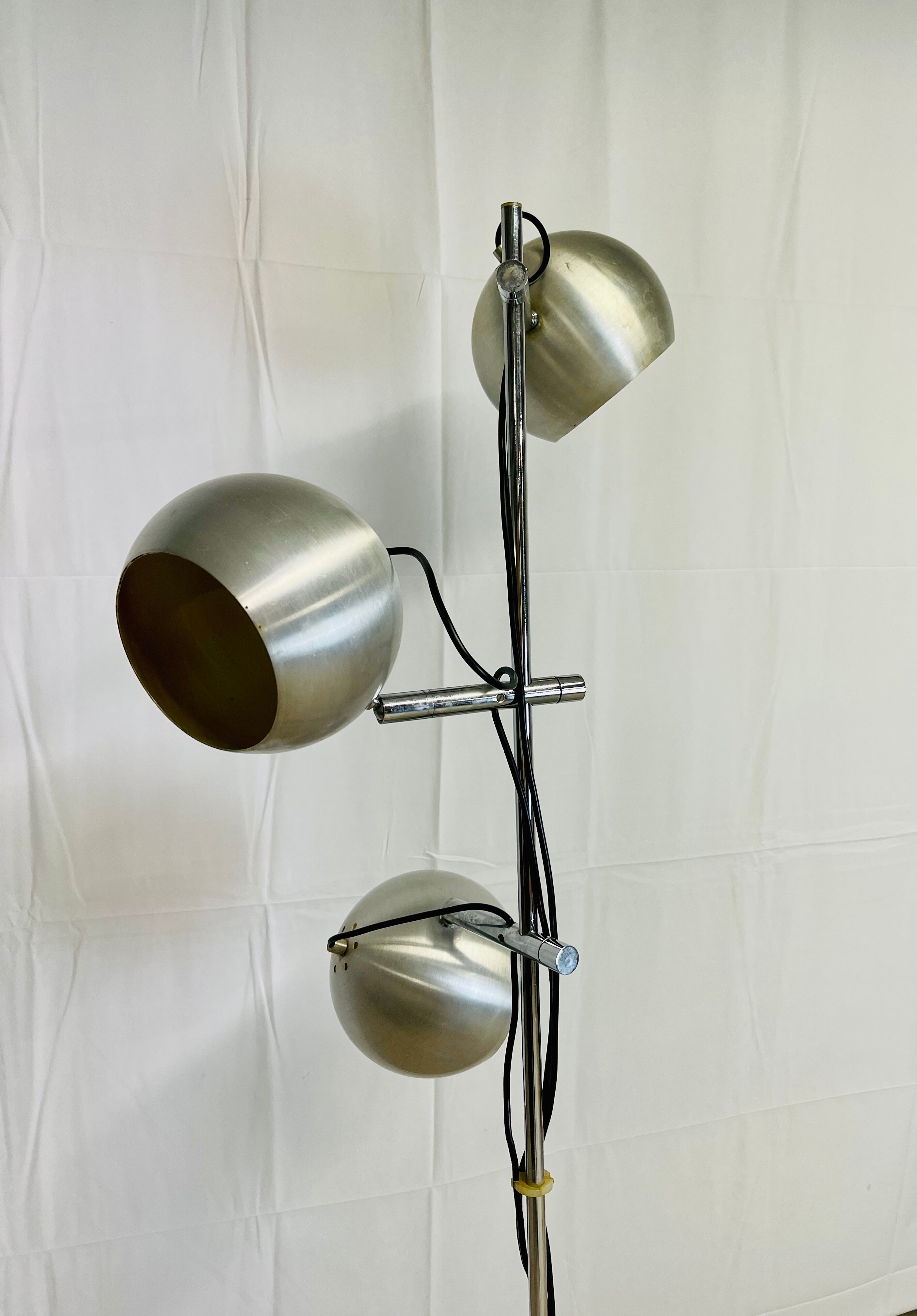 Metal floor lamp