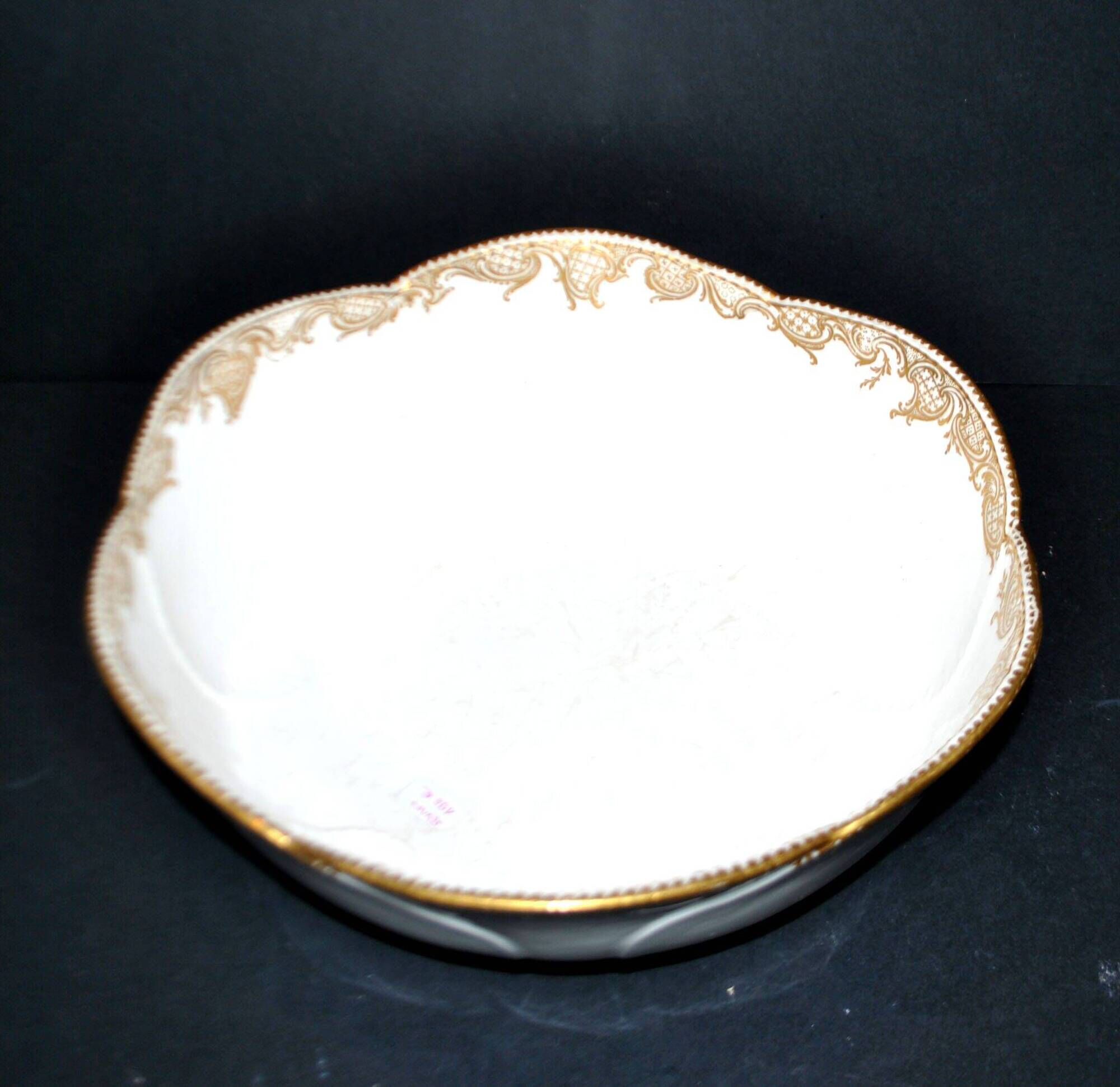 Antique Sèvres porcelain salad bowl with hand-painted gold arabesque decoration