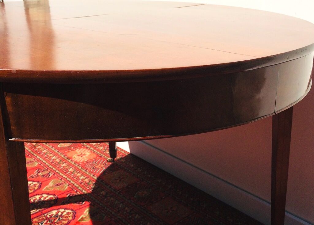 19th expandable empire table 4/6 p