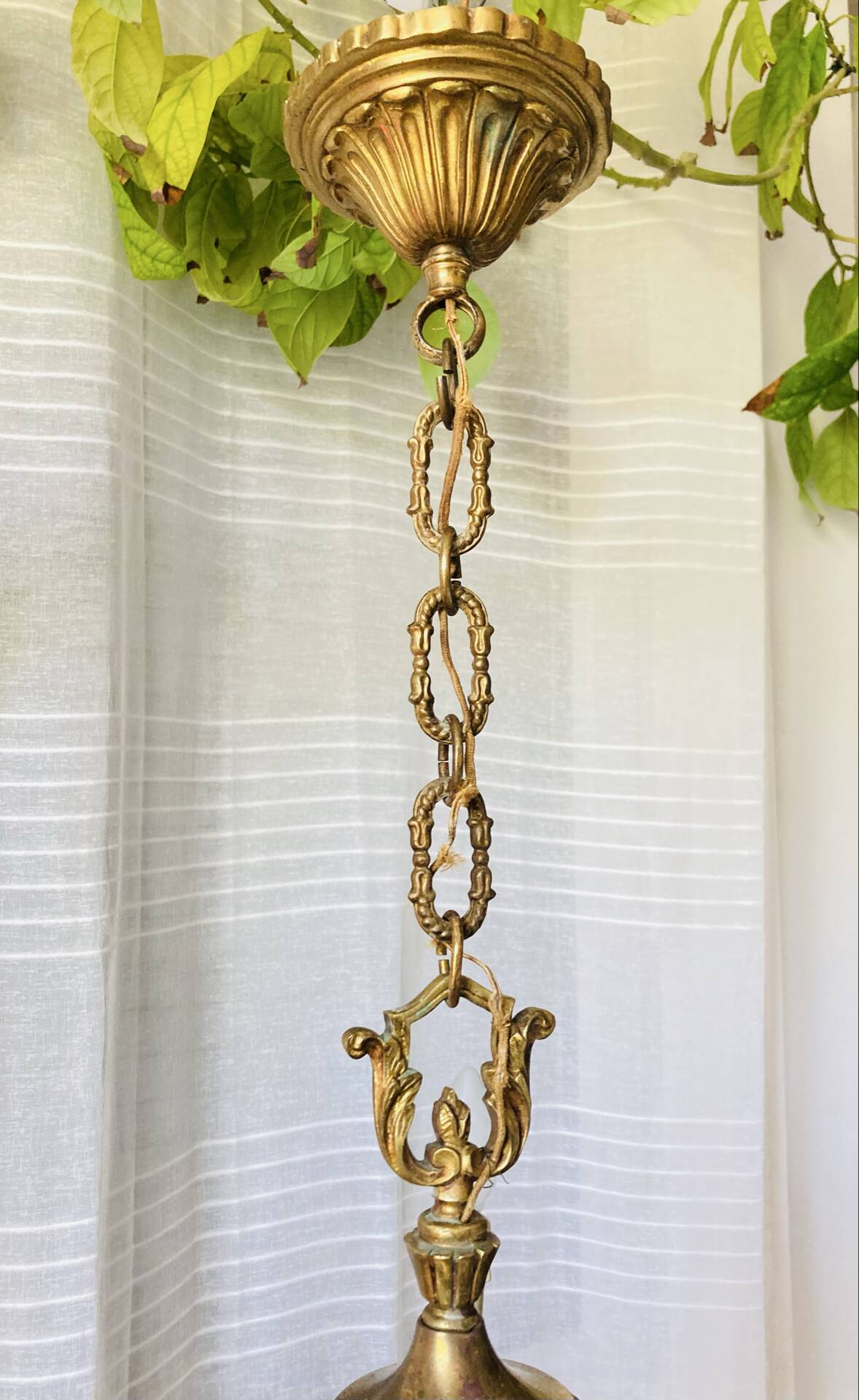 Louis XV style chandelier from the mid-20th century in solid gilded bronze.