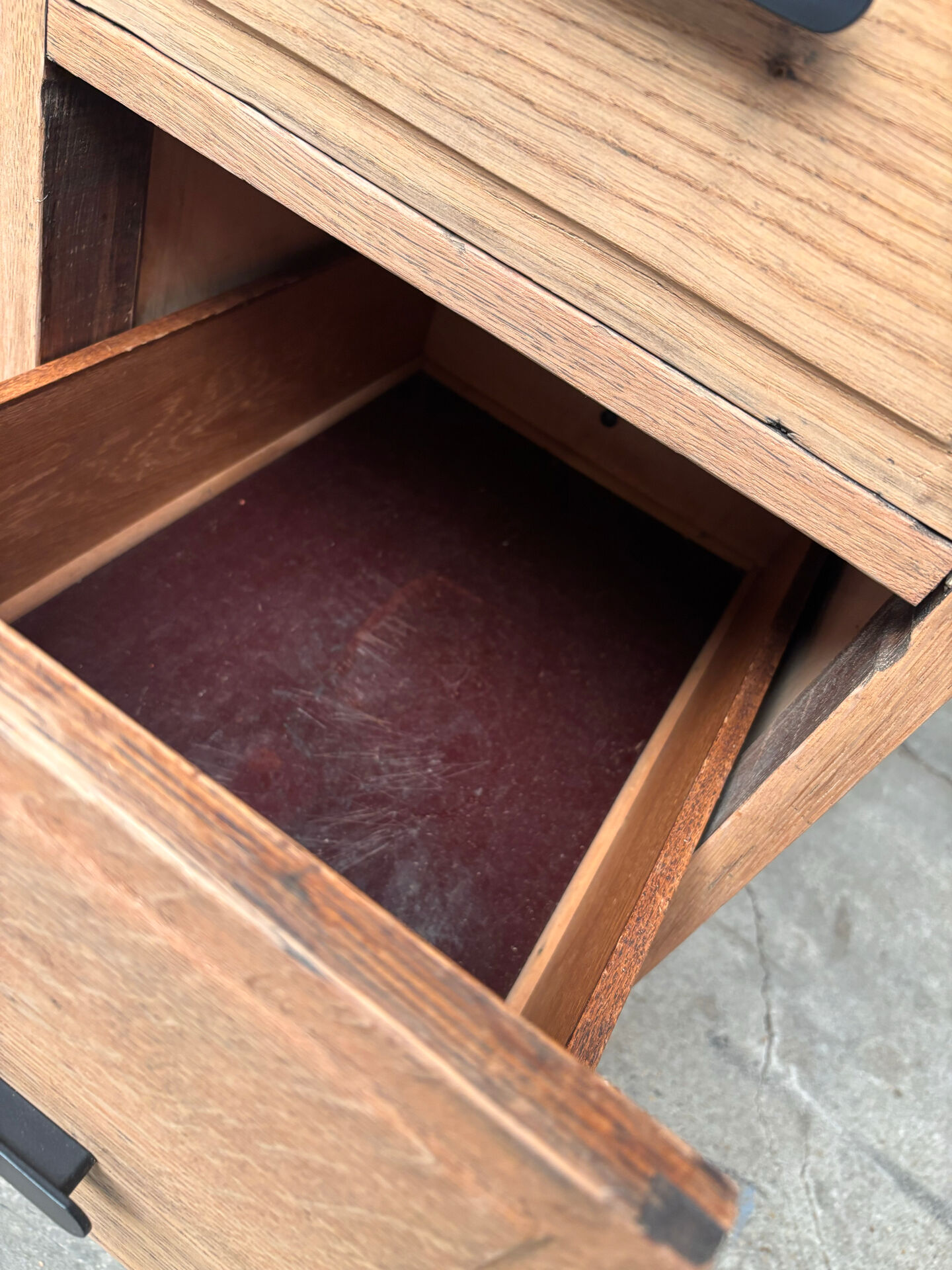 Workshop furniture - storage with 4 drawers