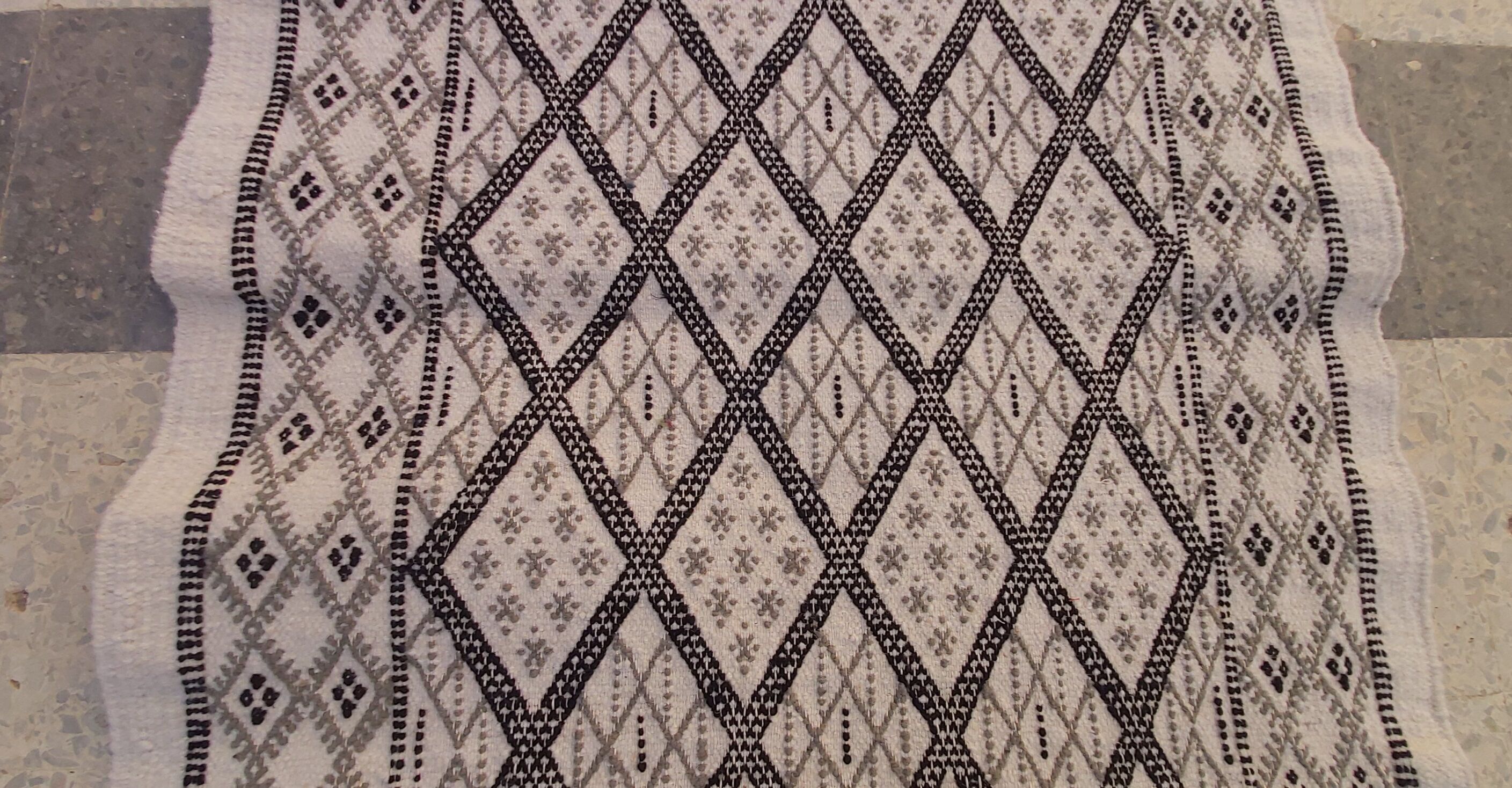 Handmade white carpet corridor 370x80cm