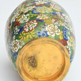 Vase in polychrome partitioned enamels decorated with flowers