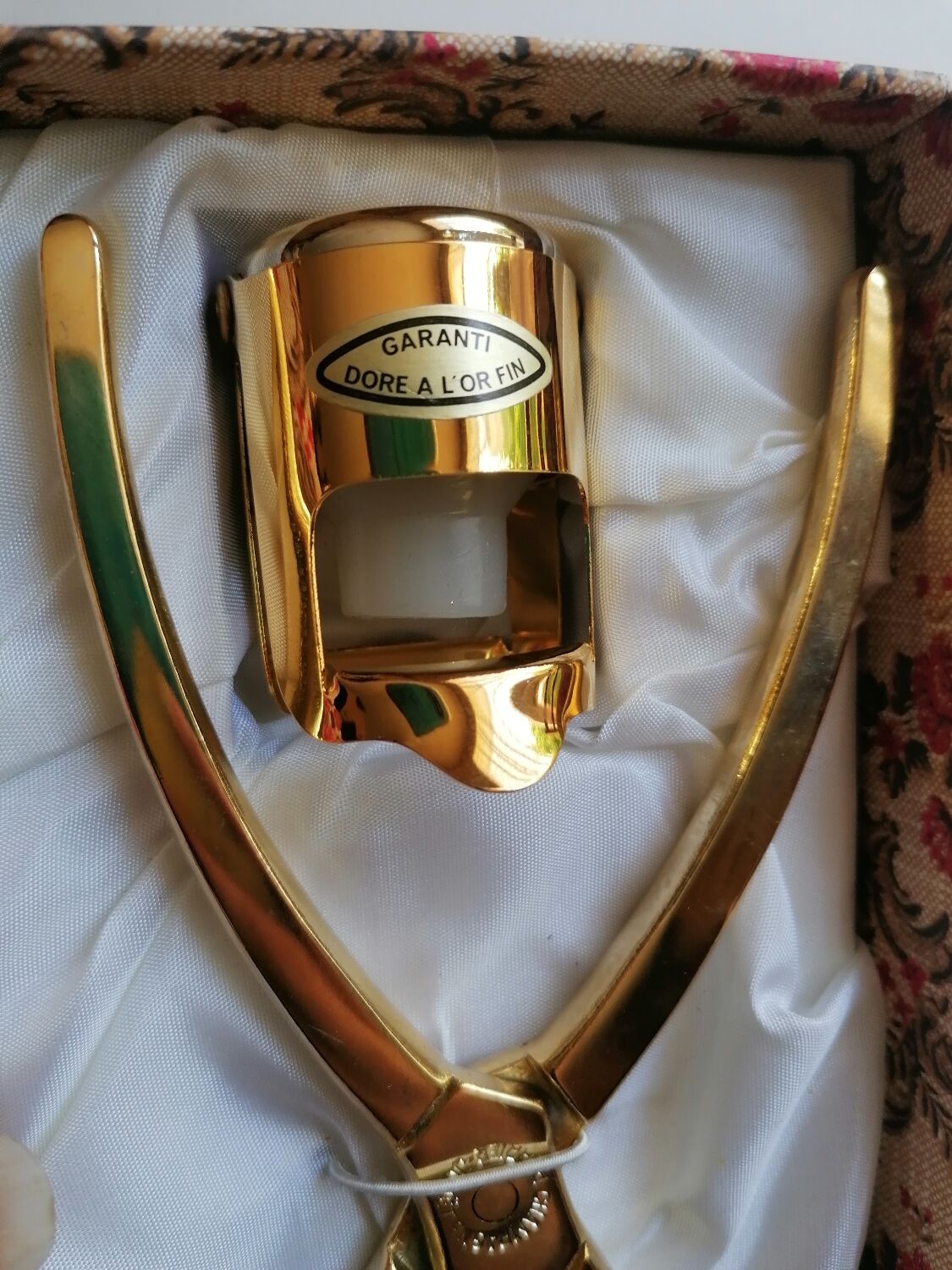 Perrier-Jouët champagne gold-plated clip and stopper box