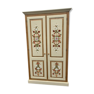 Wardrobe hand painted flowers
