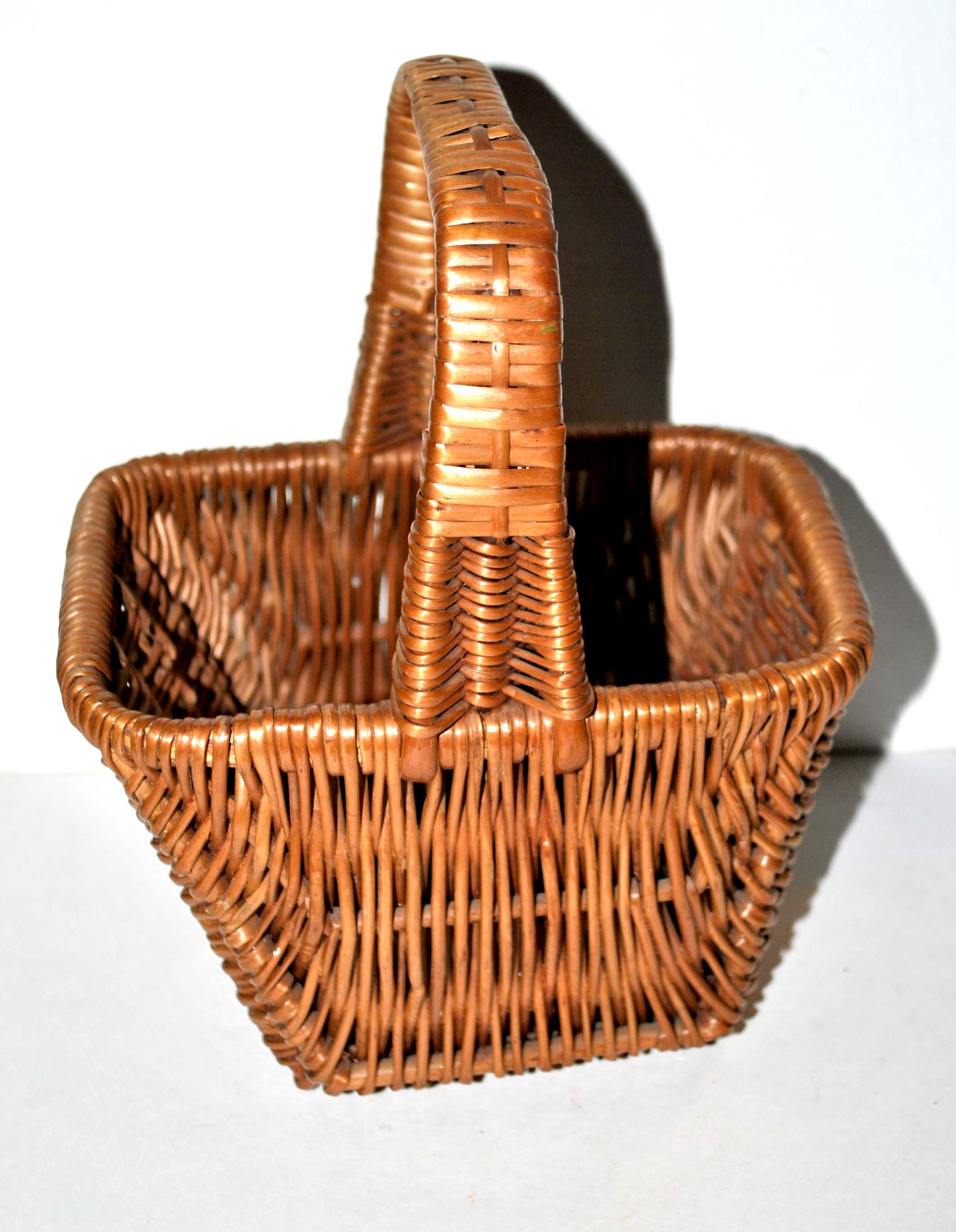 Vintage square wicker basket - 16 x 20 cm