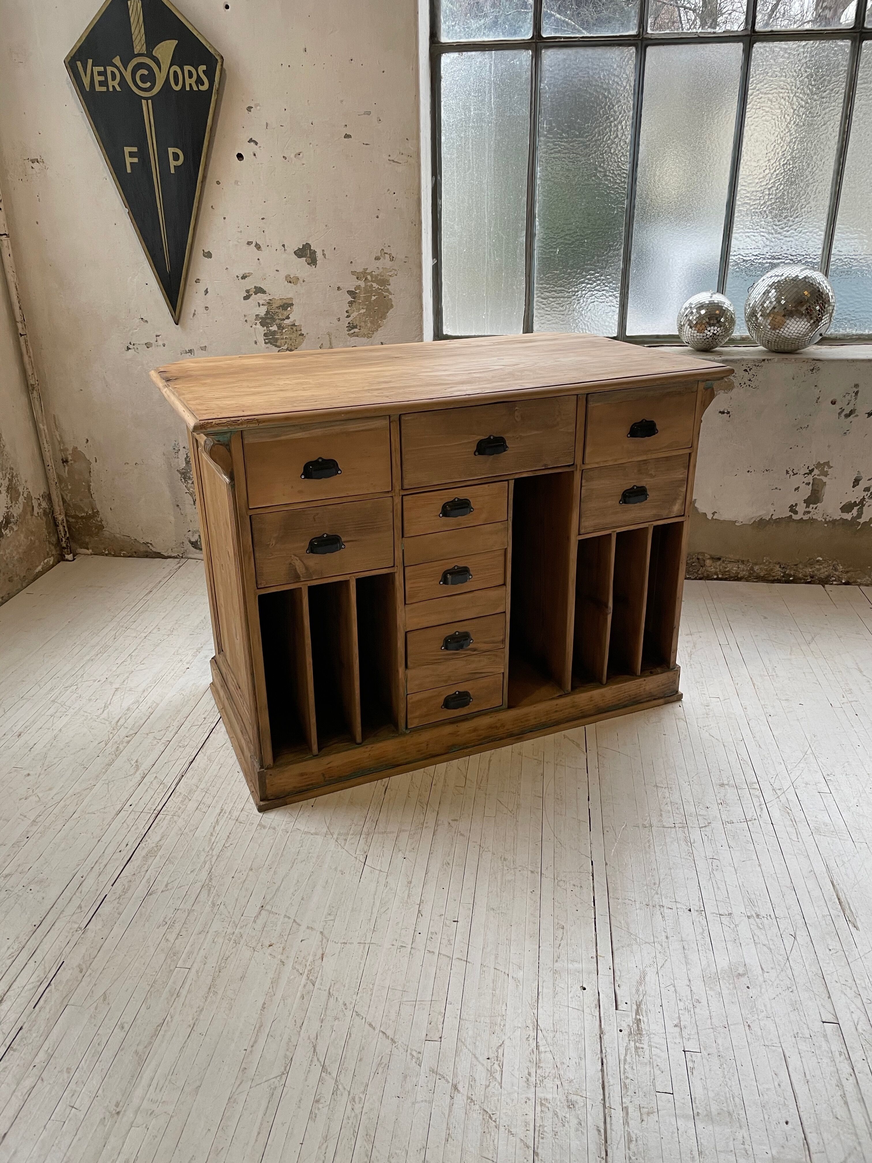 Old XXL drawer counter