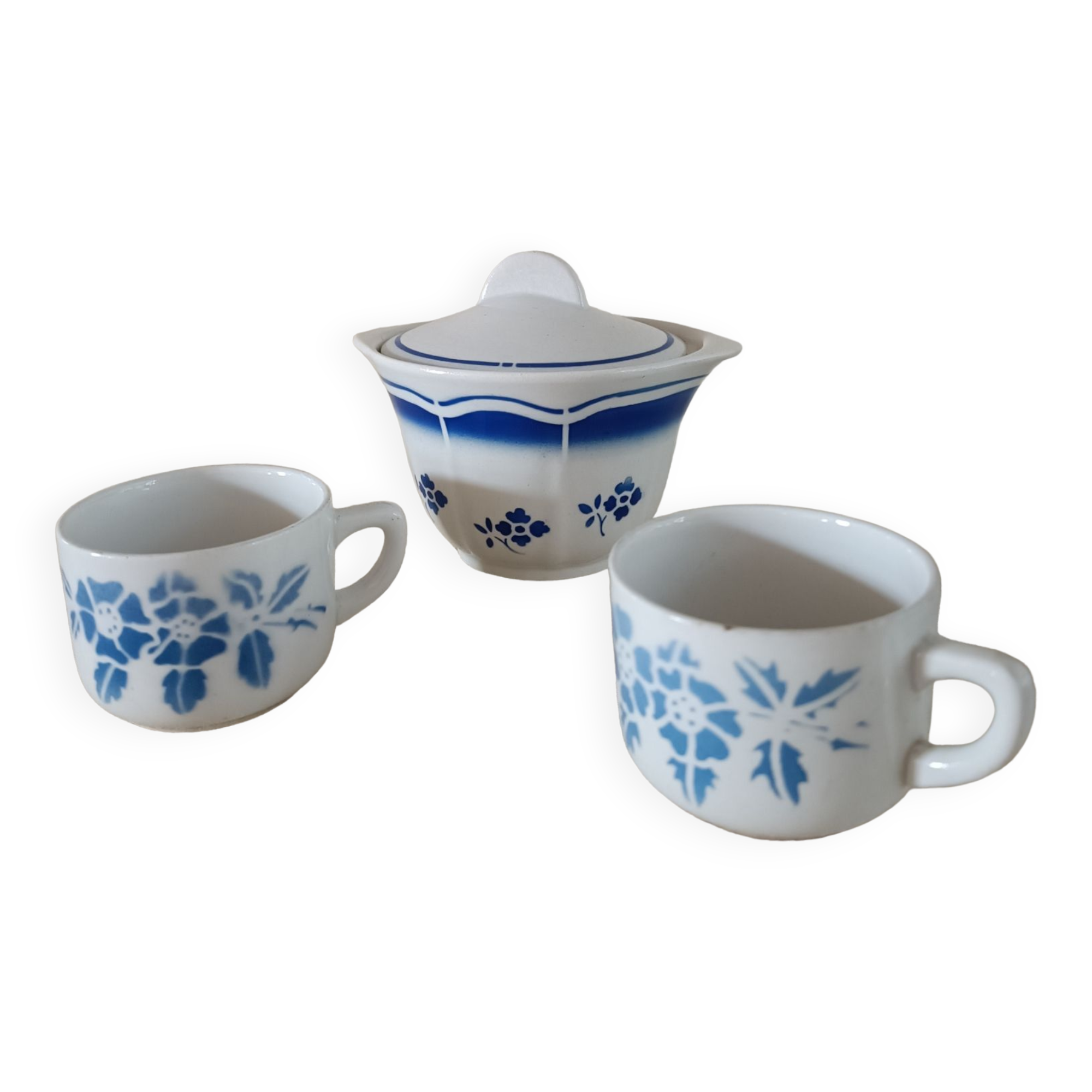 Set of 2 cups and an sugar bowl in iron earth