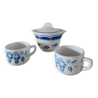 Set of 2 cups and an sugar bowl in iron earth