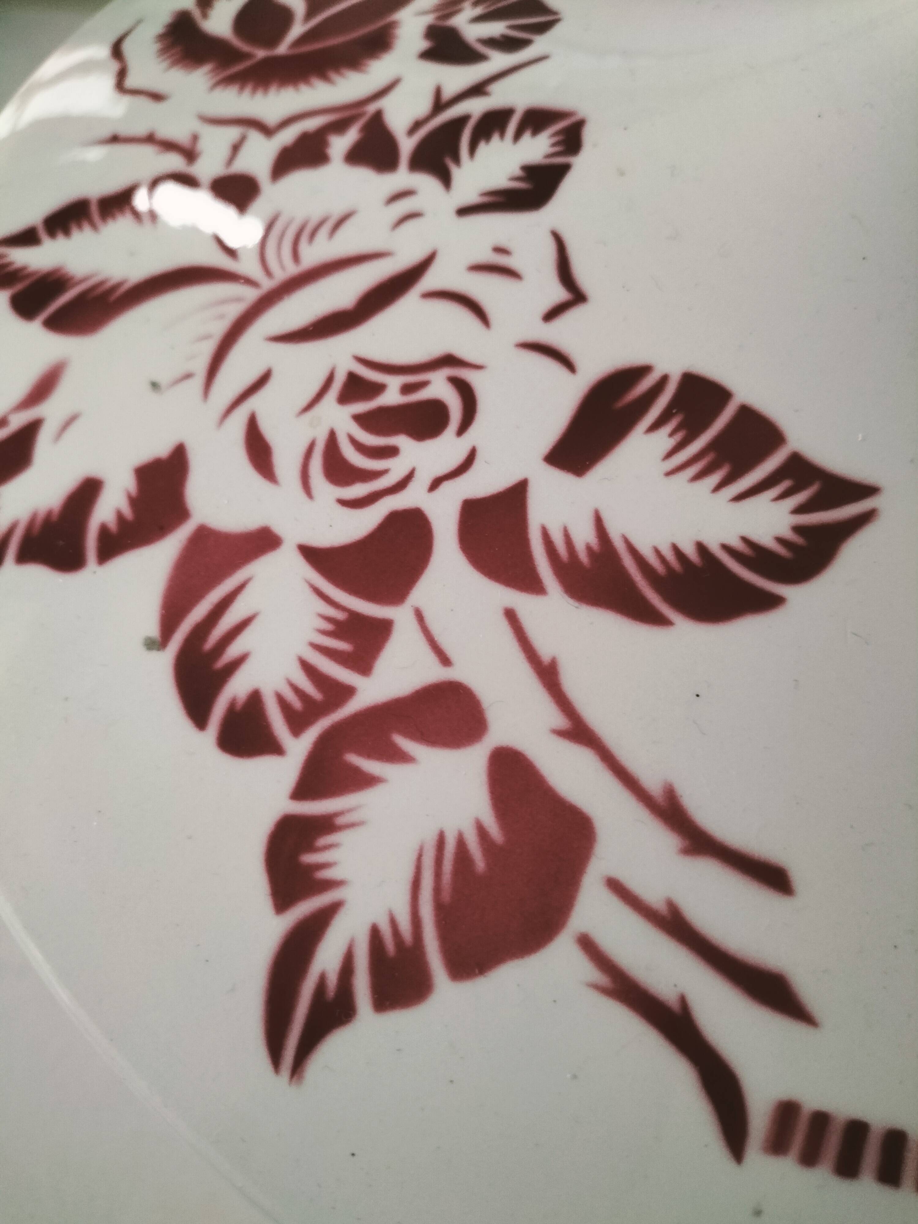 Digoin Sarreguemines Atlantic pattern tureen, deep red rose decoration