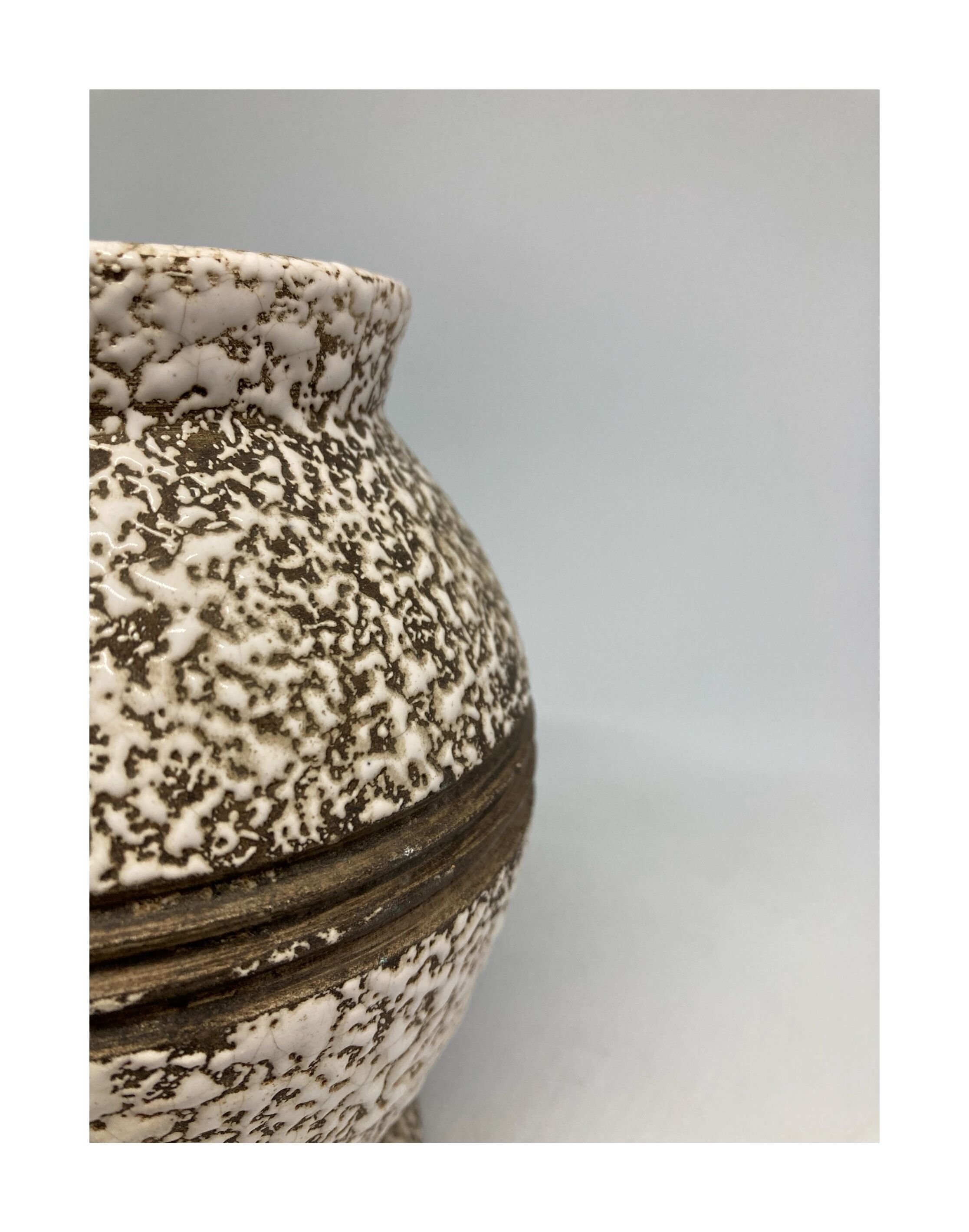 Vase en émail crispé
