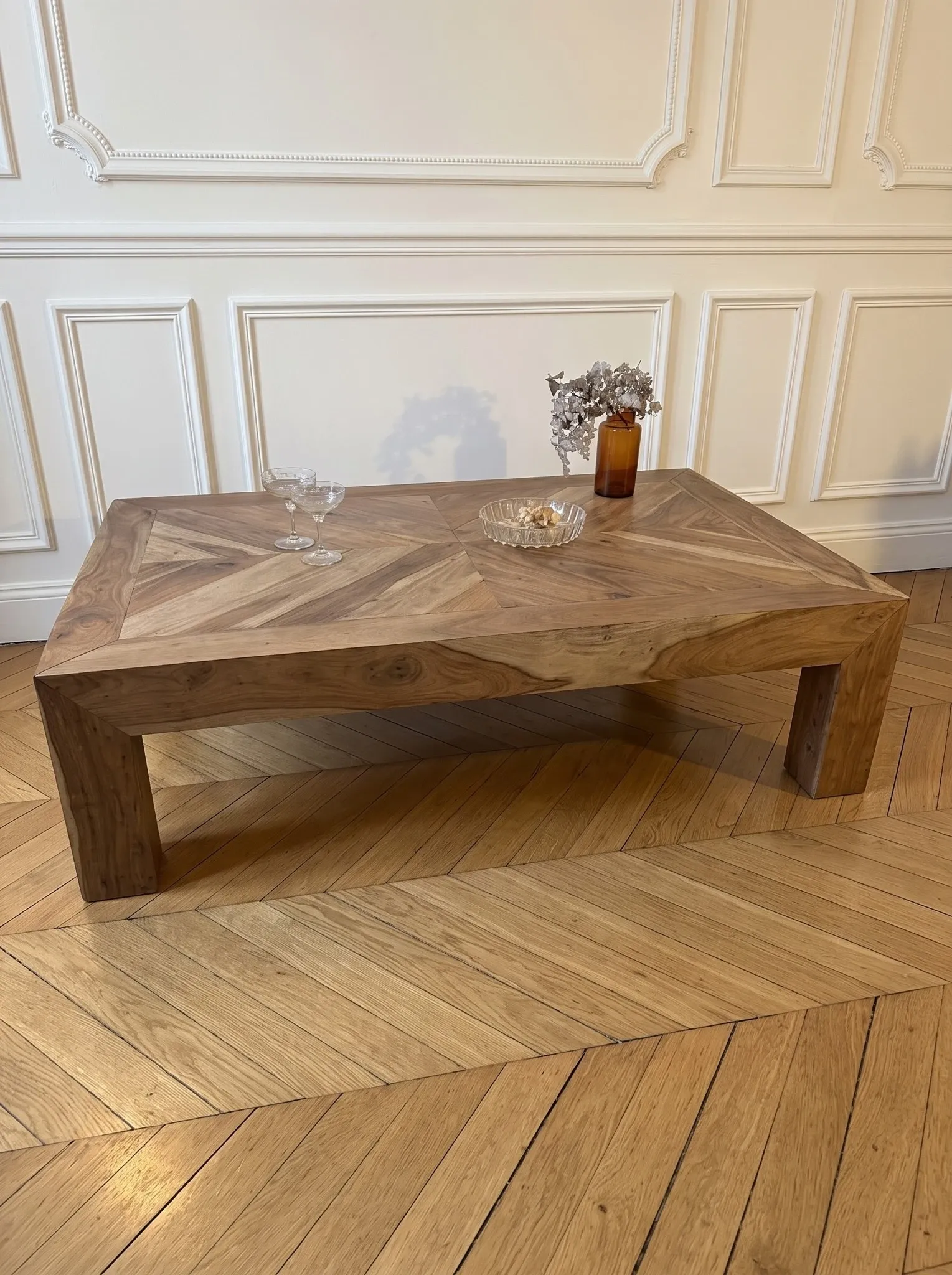 Large coffee table made of solid sheesham wood, with a diamond point marquetry top.