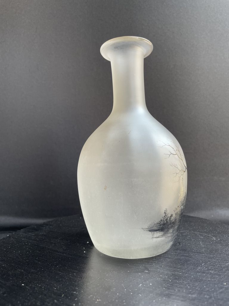 Carafe- Scenery of a lake landscape and a crane taking off