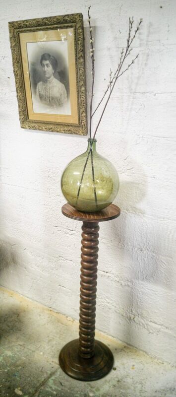 Turned wooden column