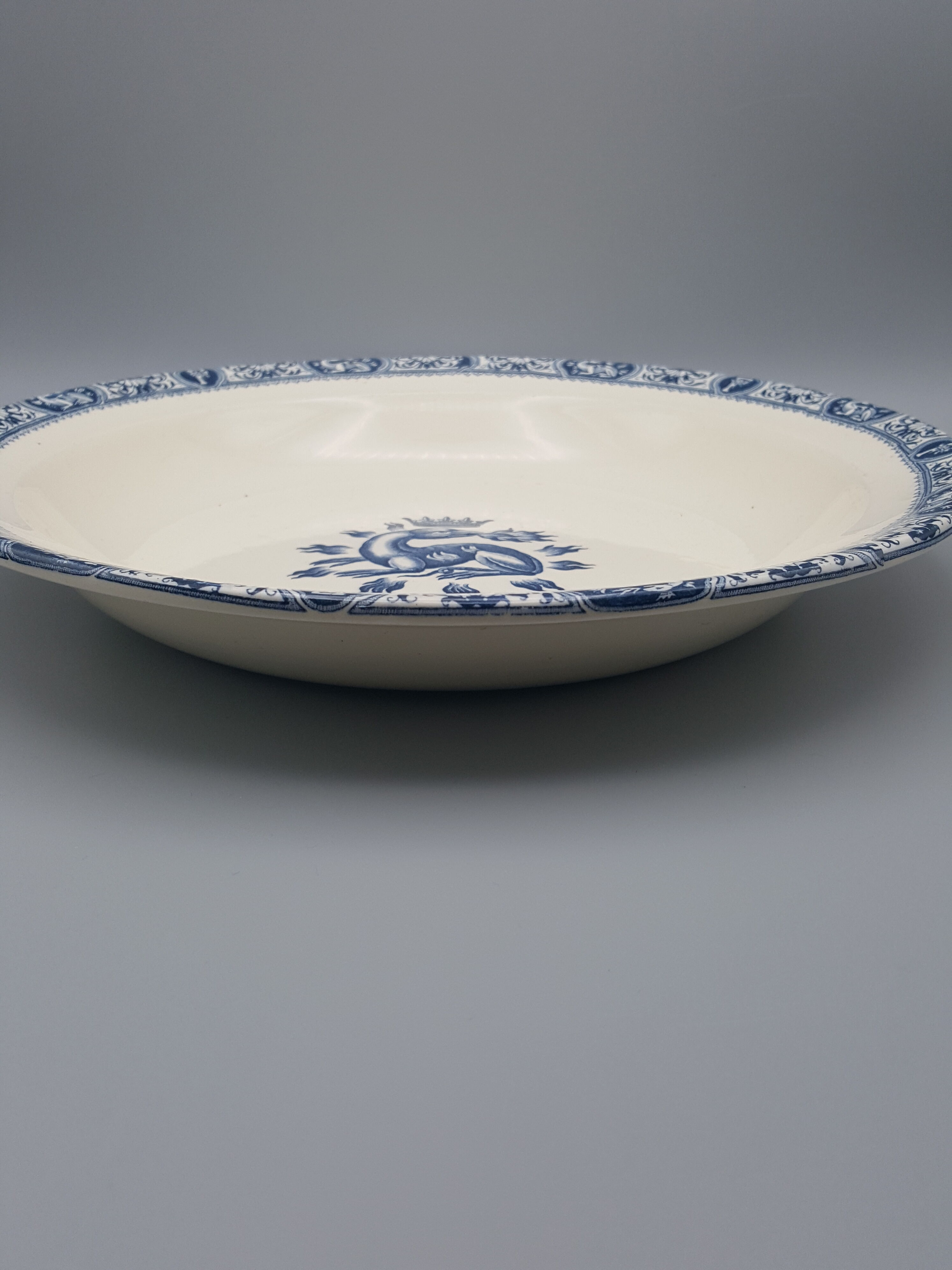 hollow serving dish François 1st dragon salamander iron earth Salins