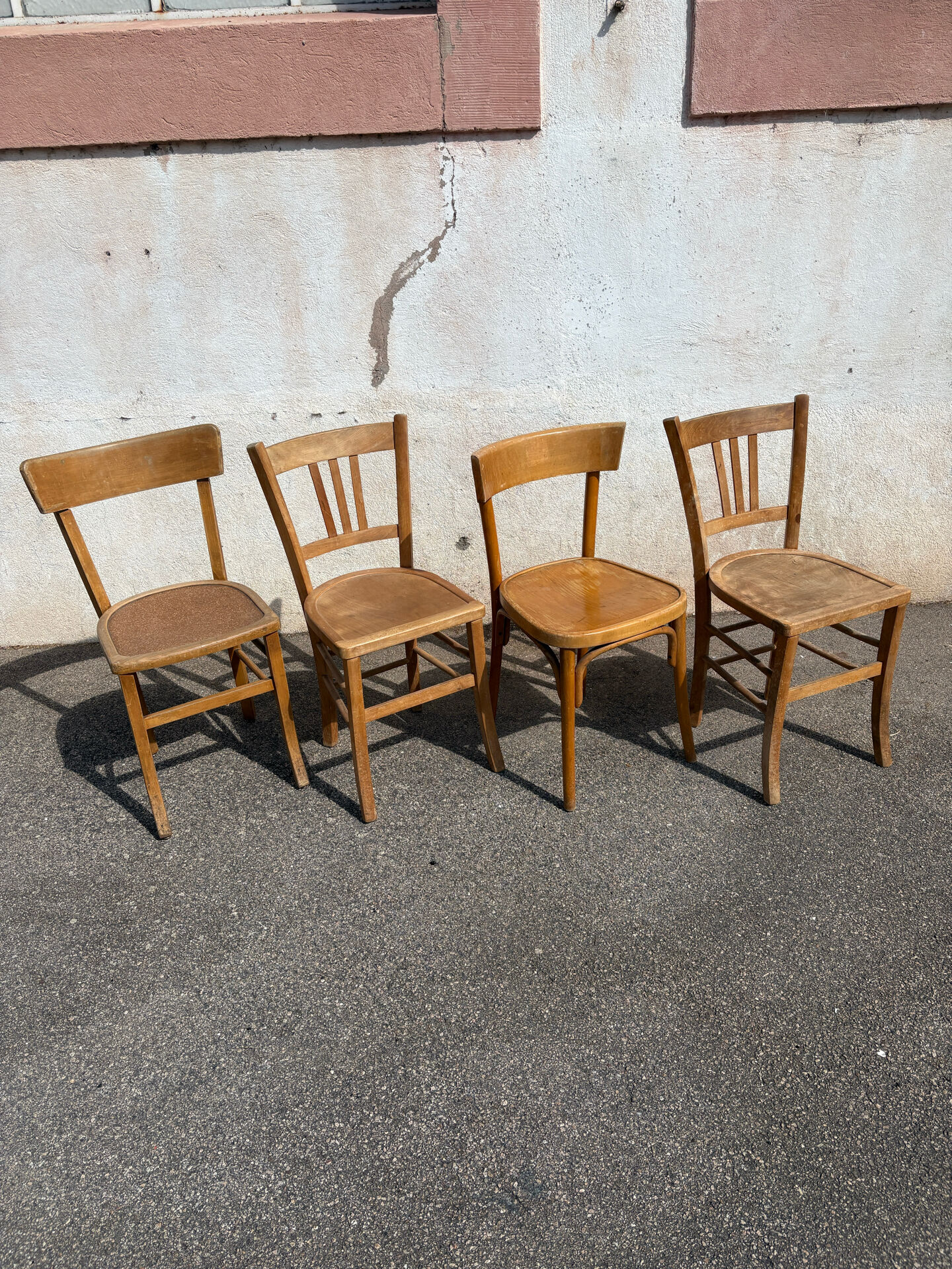 Set de 4 chaises bistrot dépareillées vintage 