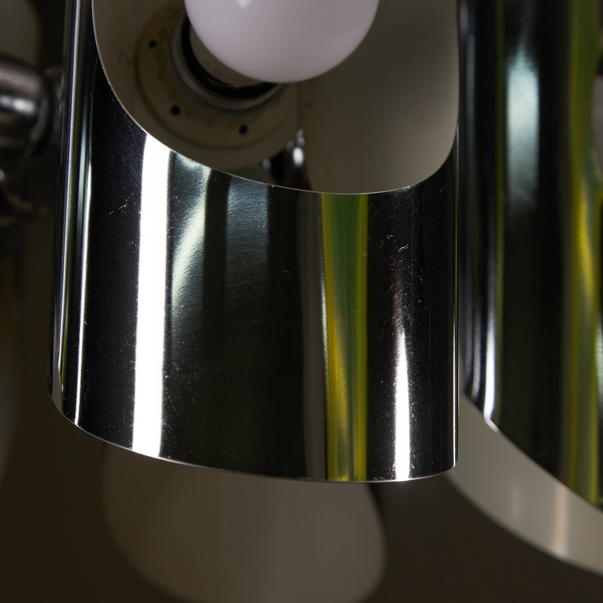Lustre italien chromé à cinq lumières et abat-jour cylindrique, années 1970