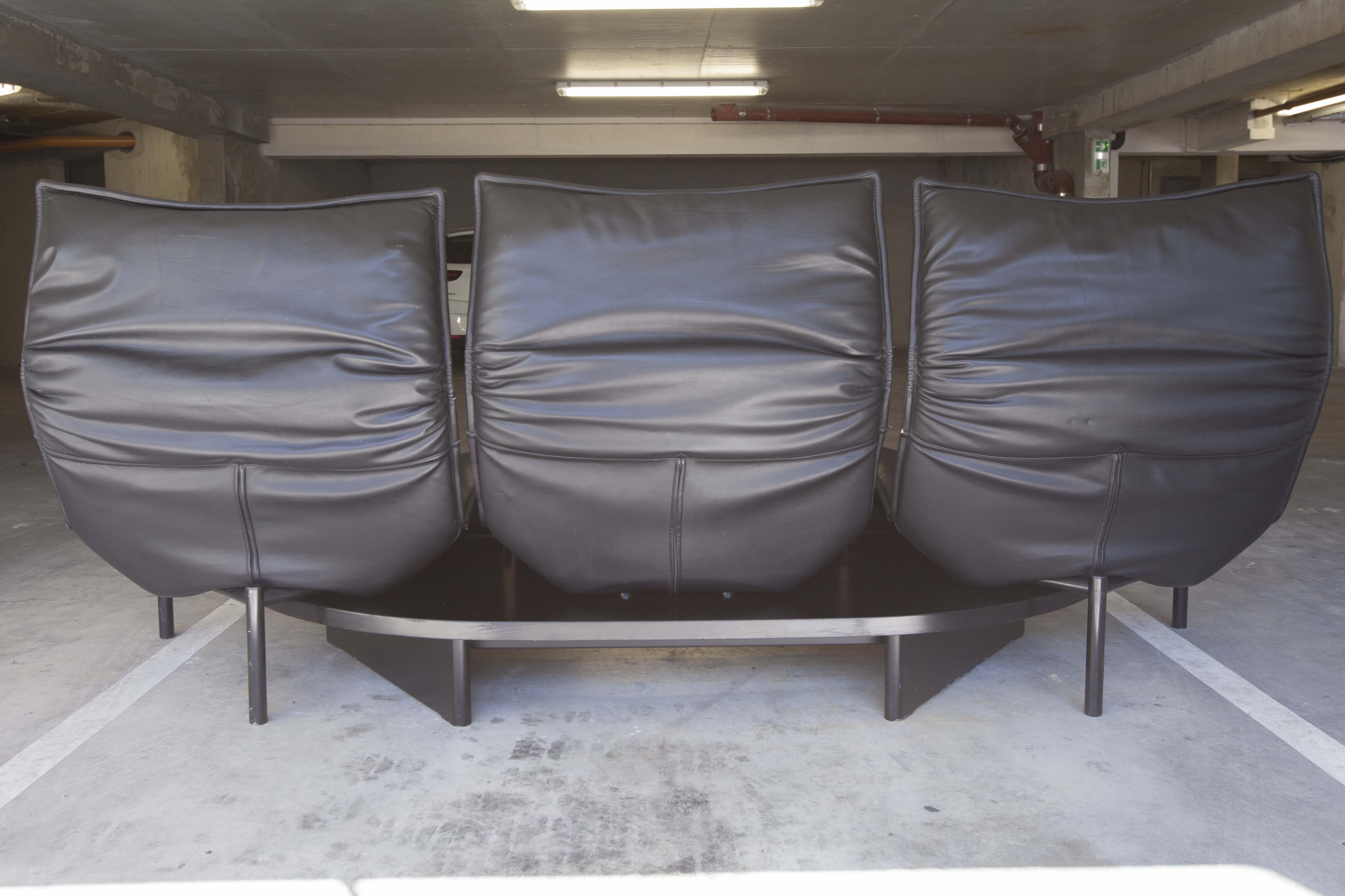 Leather sofa model "Veranda" Vico Magistretti for Cassina