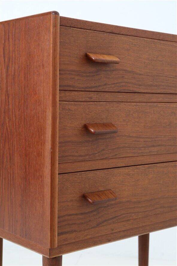 Rare teak chest of drawers by Carl Aage Skov for Munch Møbler / Mid-century Danish modern design / 1960s