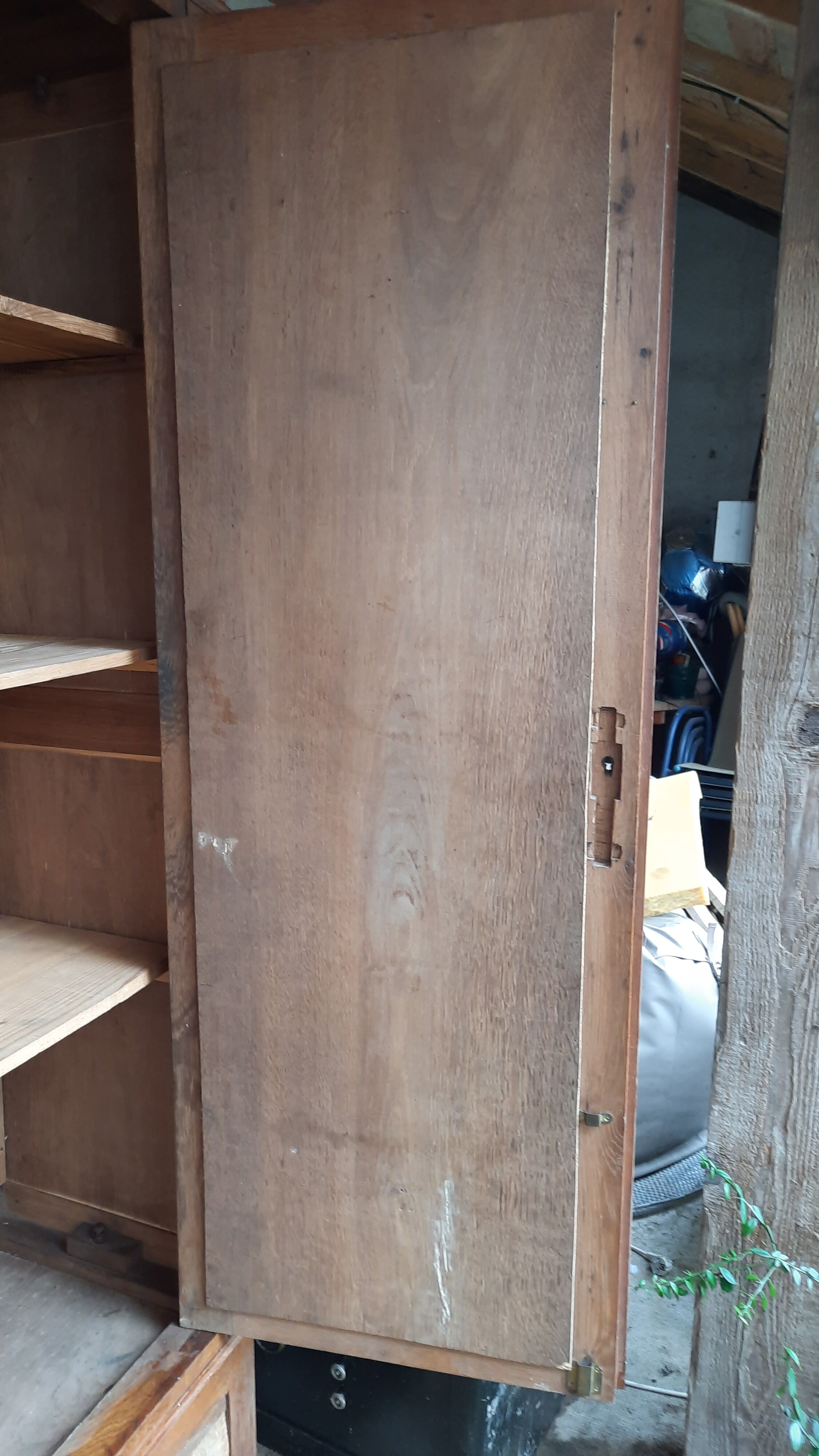 Armoire parisienne