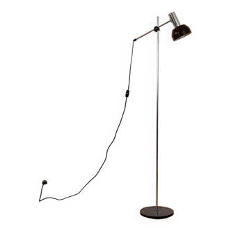 Chrome and brown metal reading light. Height adjustable. Height: 140 cm 1970s. Used condition.