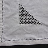 18 antique napkins in white linen with an embroidered geometric decoration