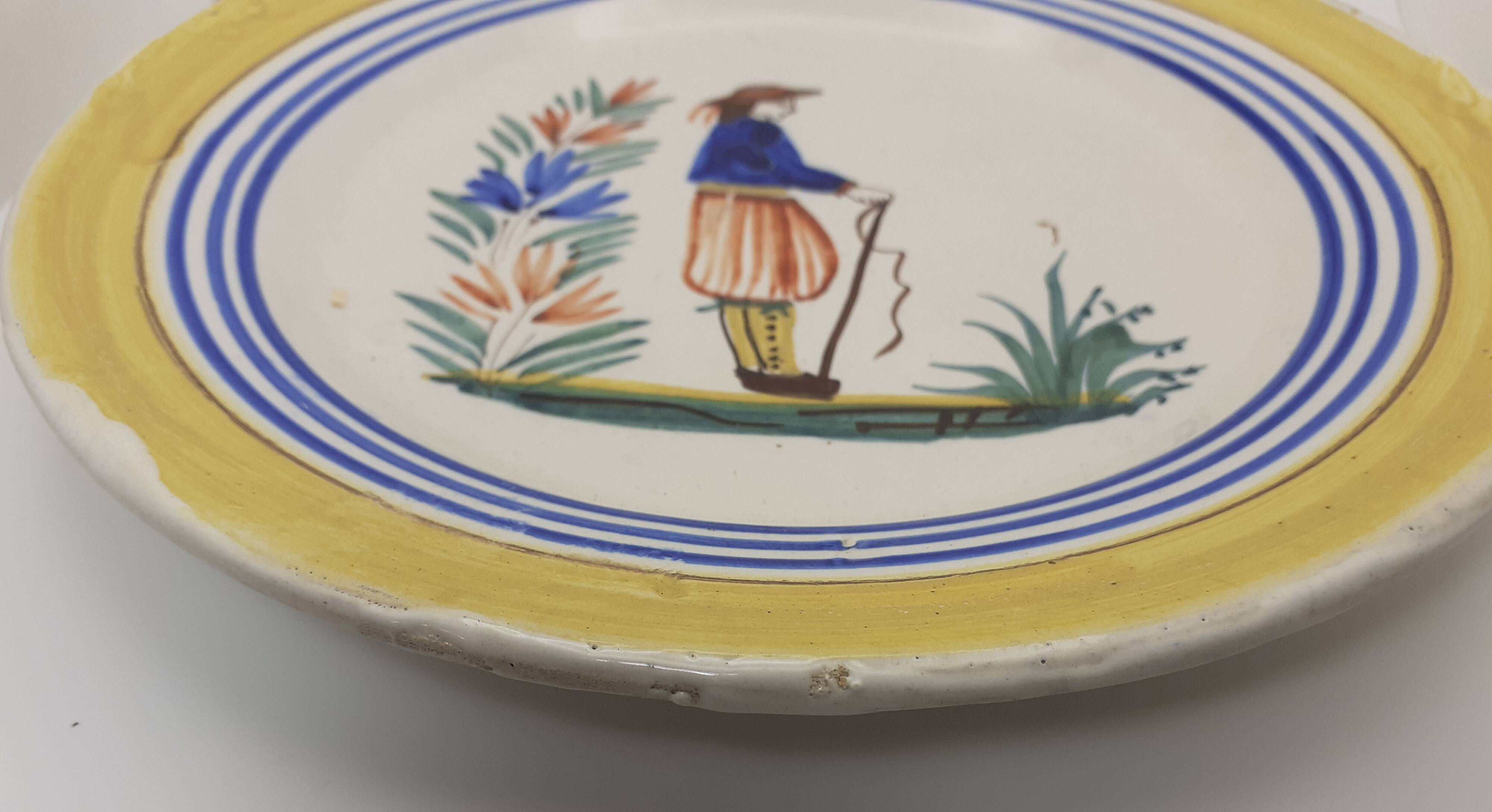 Old henriot quimper plate / breton character