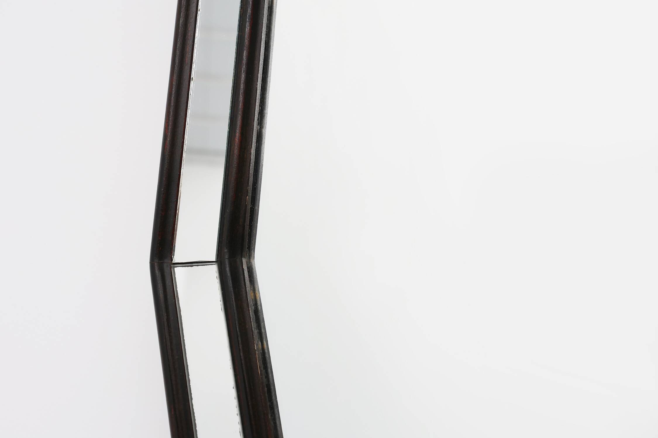 Miroir octogonal graphique du milieu du siècle avec cadre en bois noir et miroir,