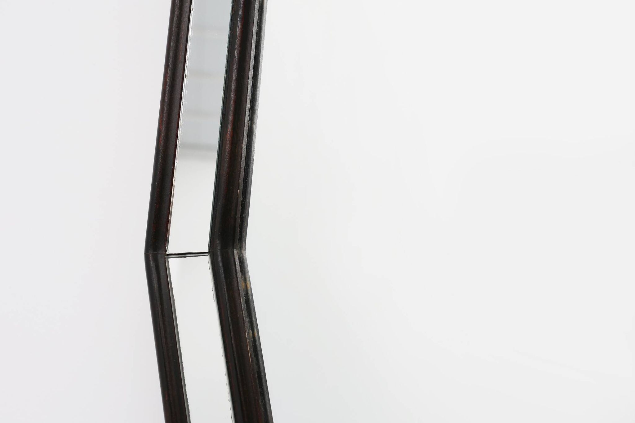 Miroir octogonal graphique du milieu du siècle avec cadre en bois noir et miroir,