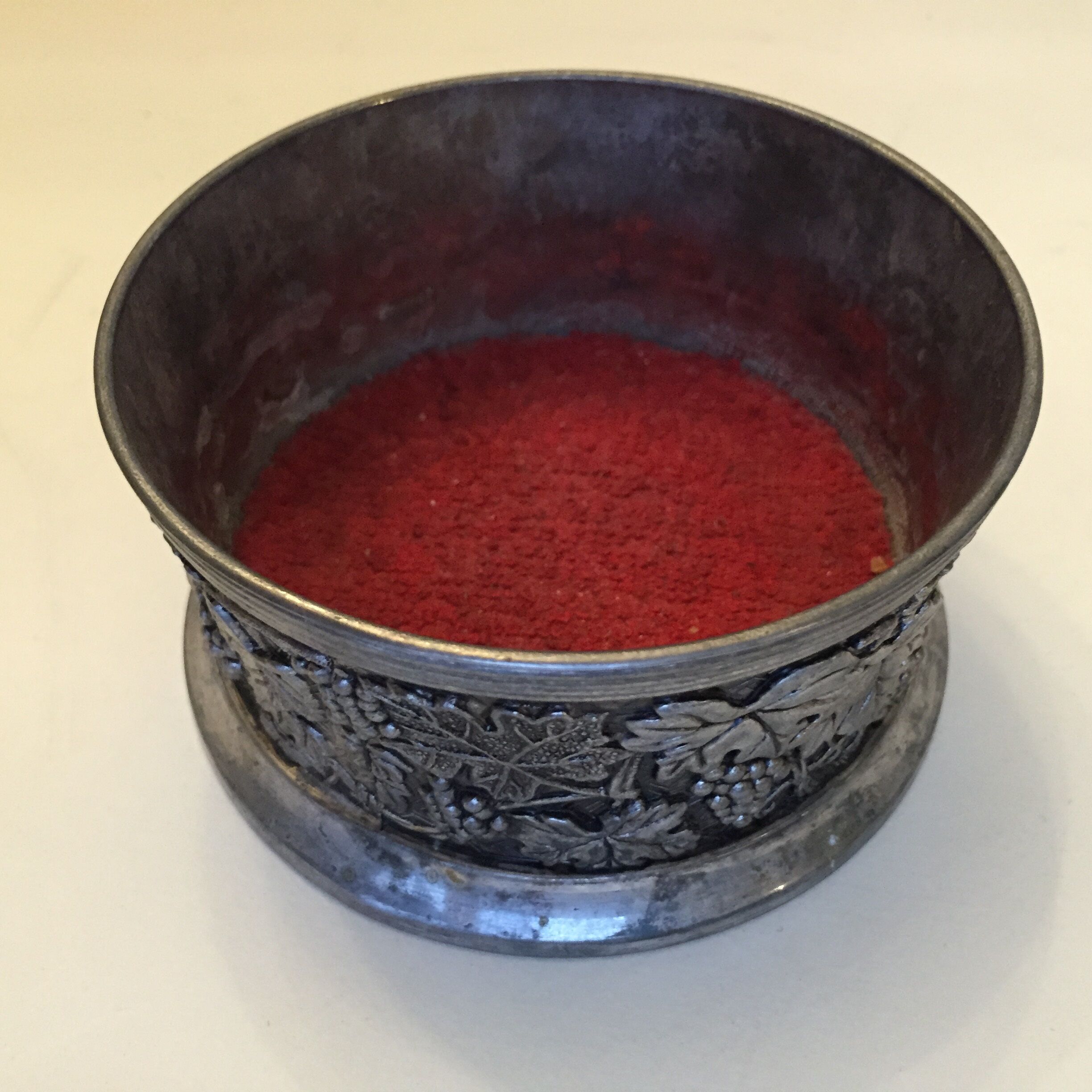 Silver metal bottle mat