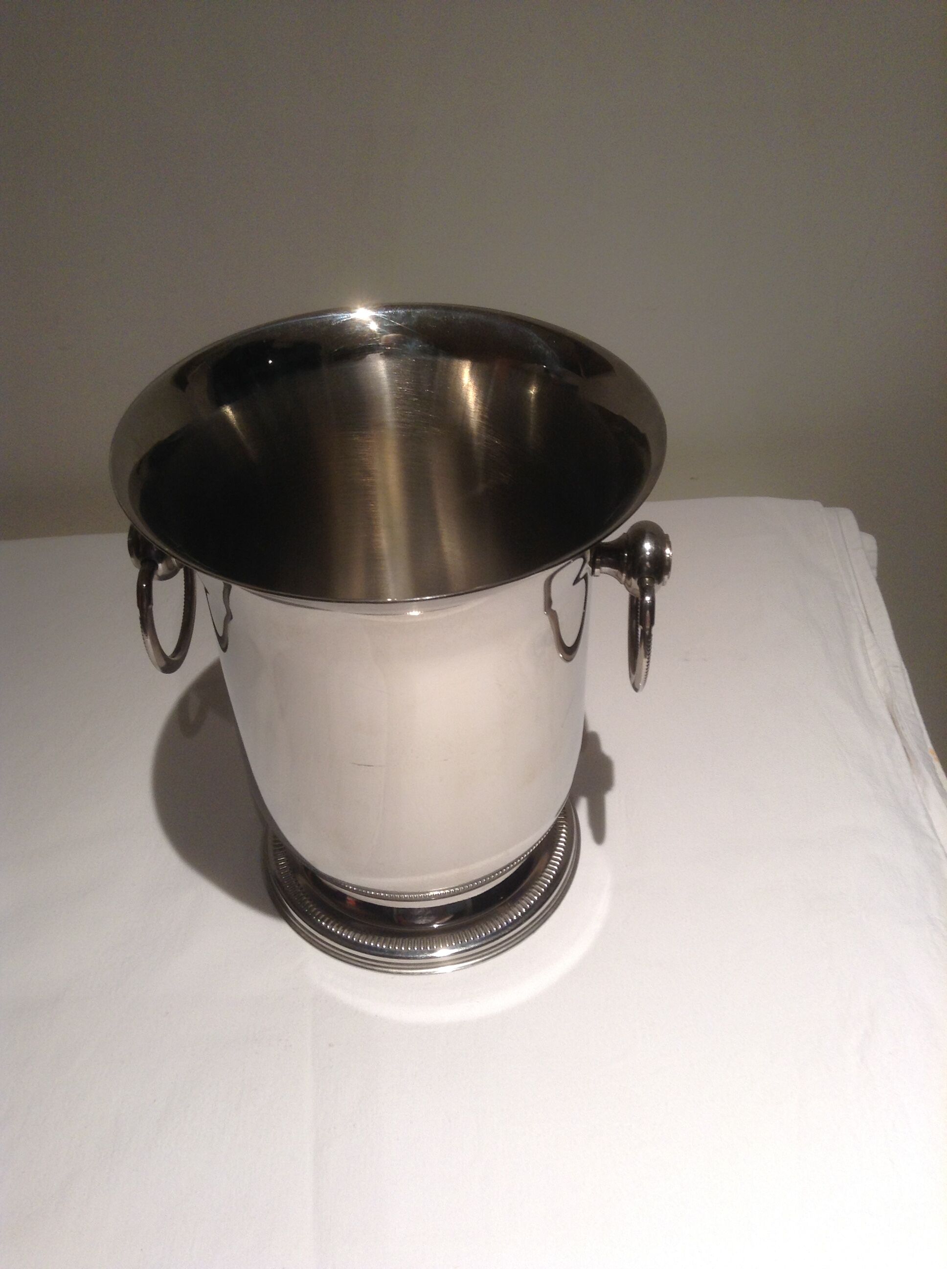 Champagne bucket