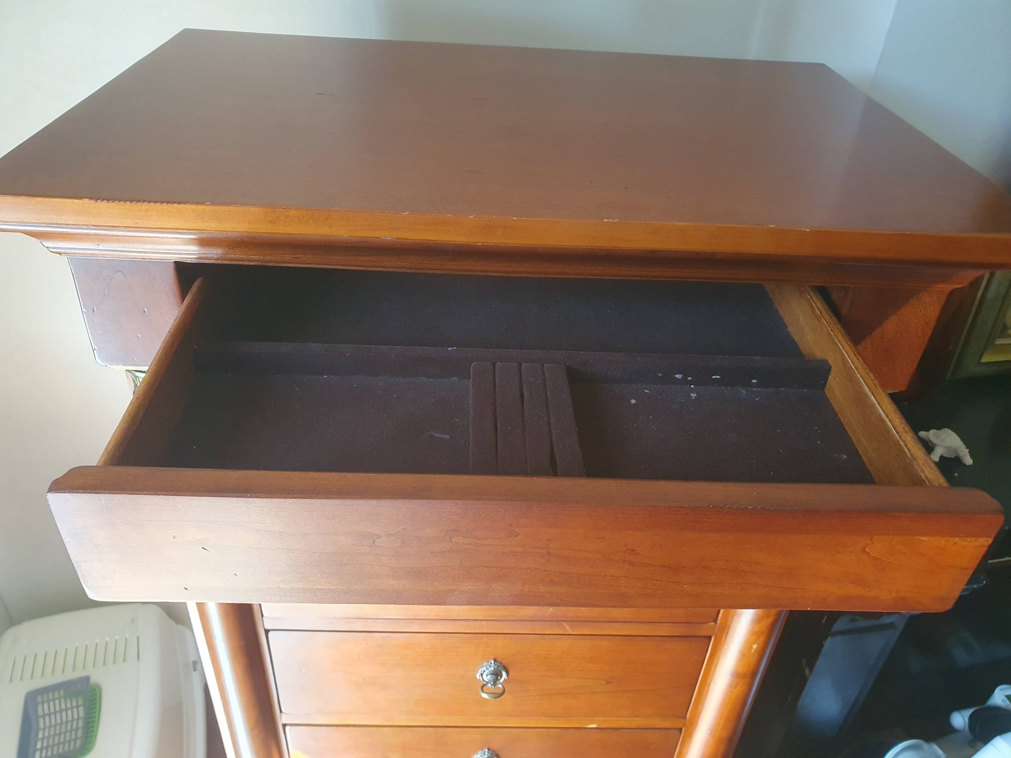 Chiffonier