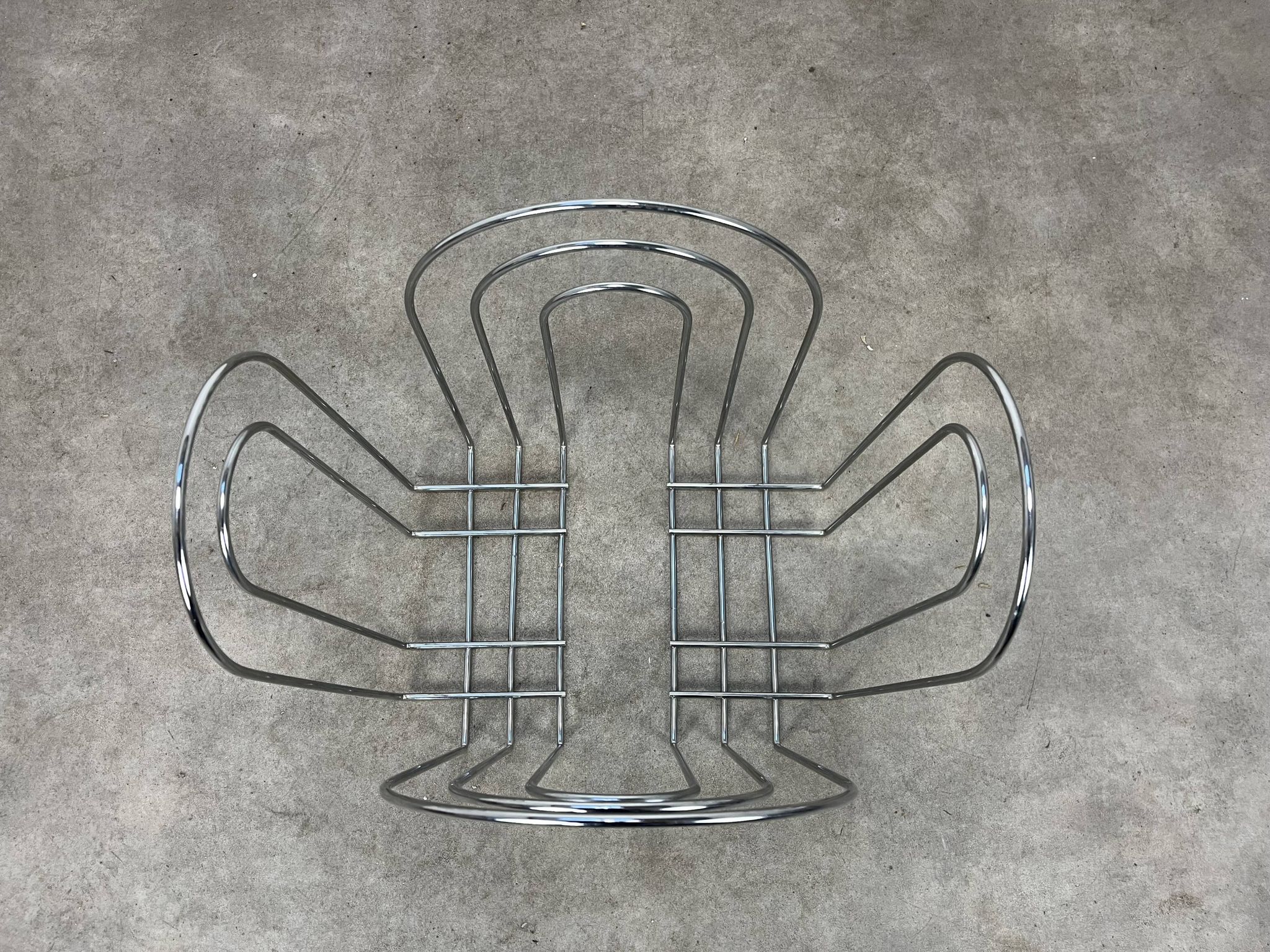 Porte revue postmoderne années 80 métal chromé vintage memphis