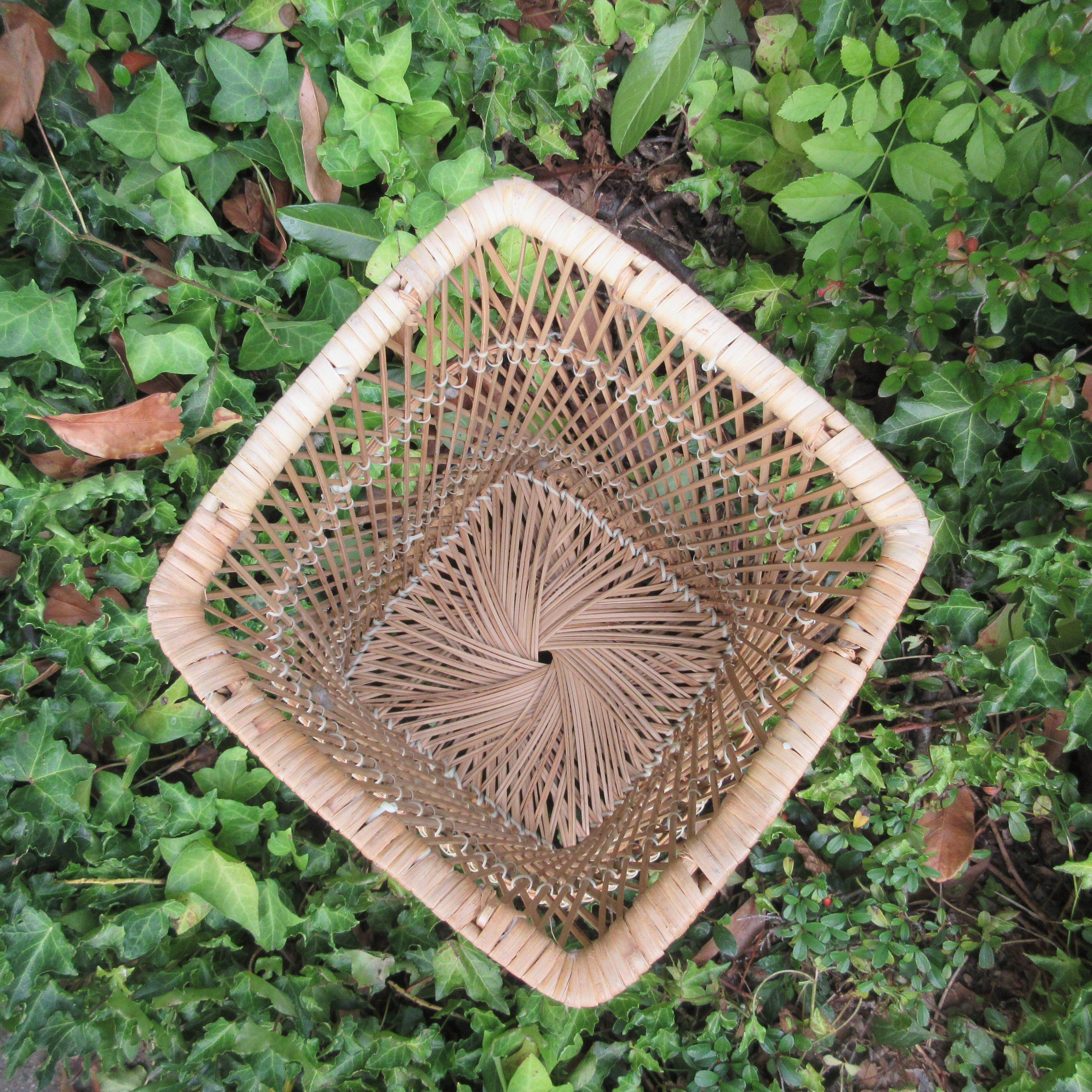 Vintage wicker and scoubidou basket