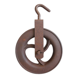 Cast iron pulley